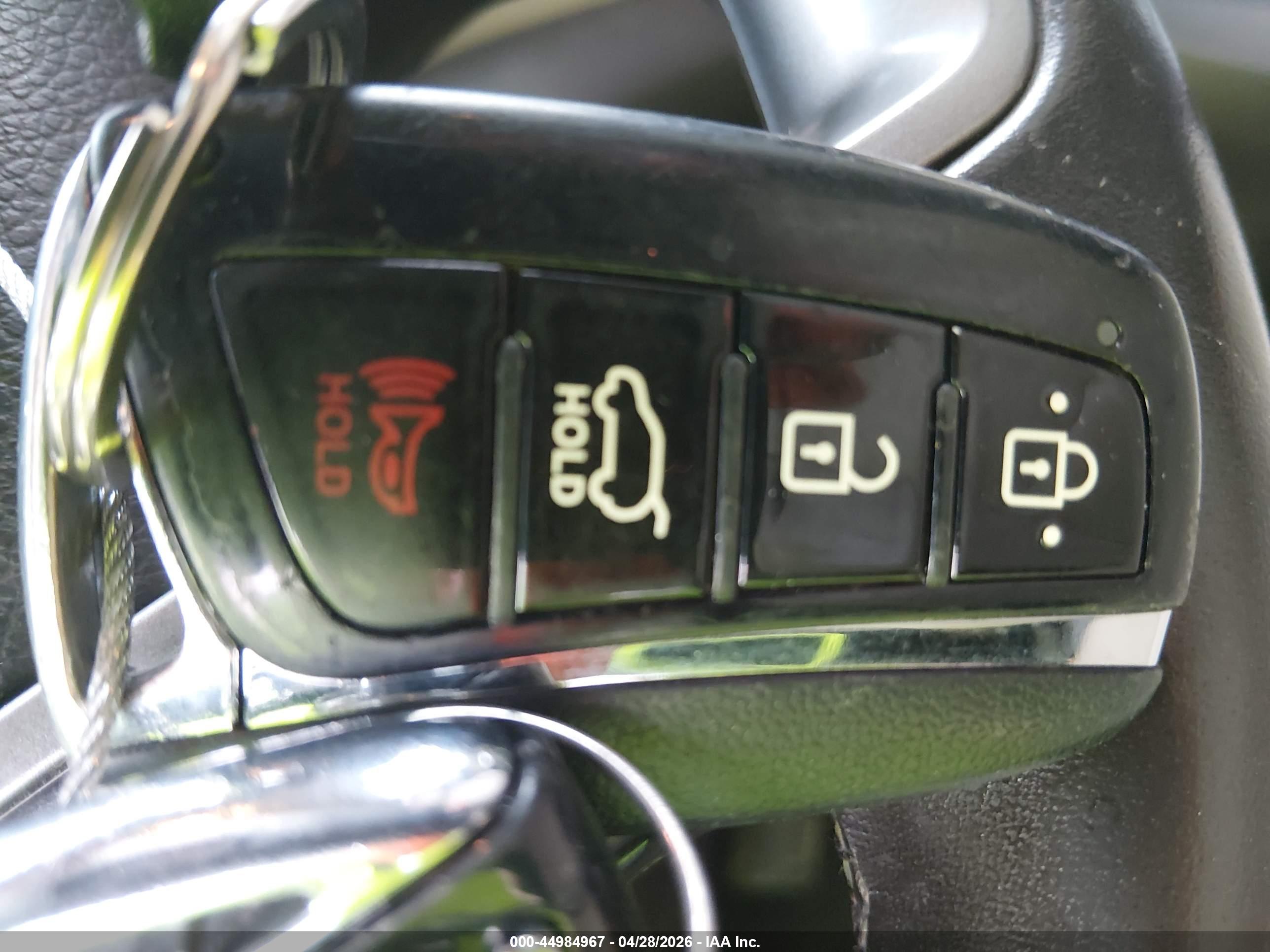 HYUNDAI SANTA image 11