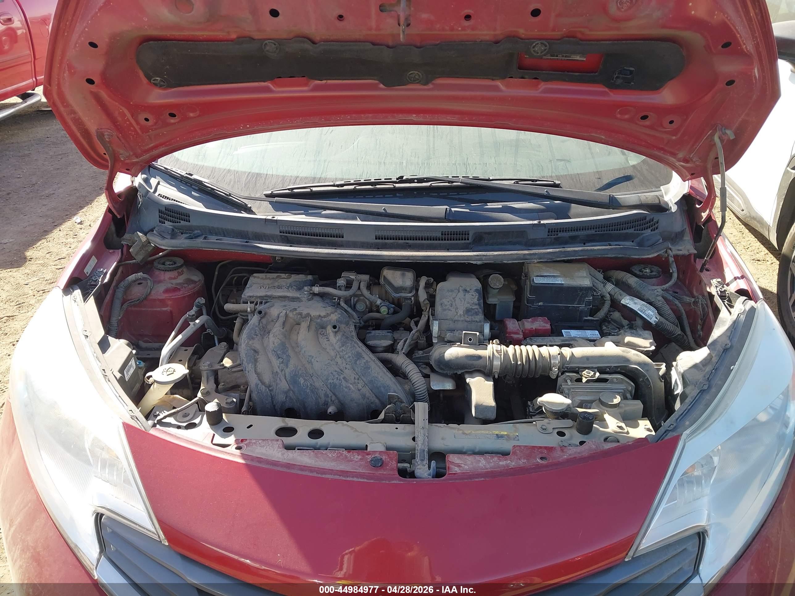 NISSAN VERSA image 10
