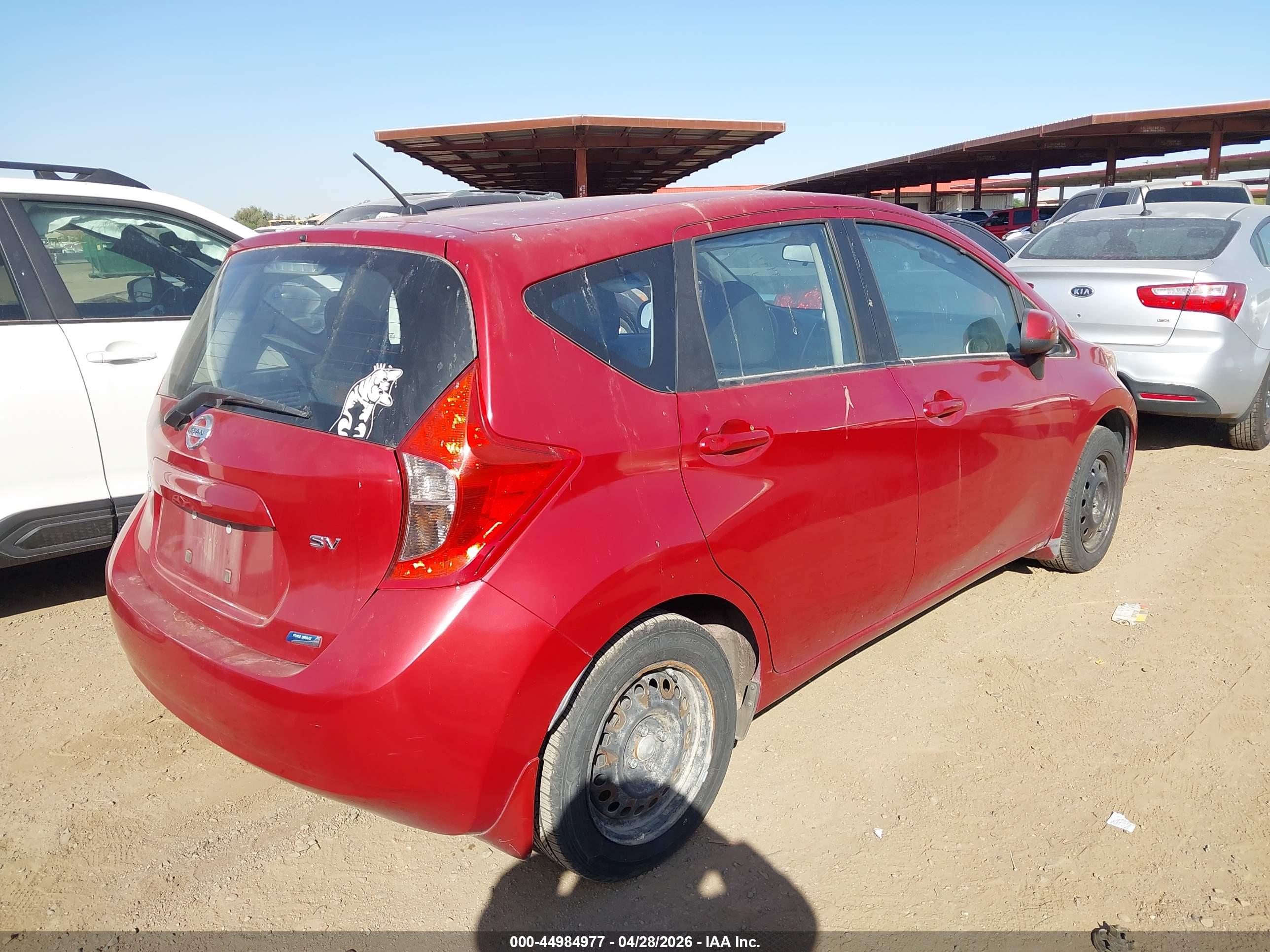NISSAN VERSA image 4