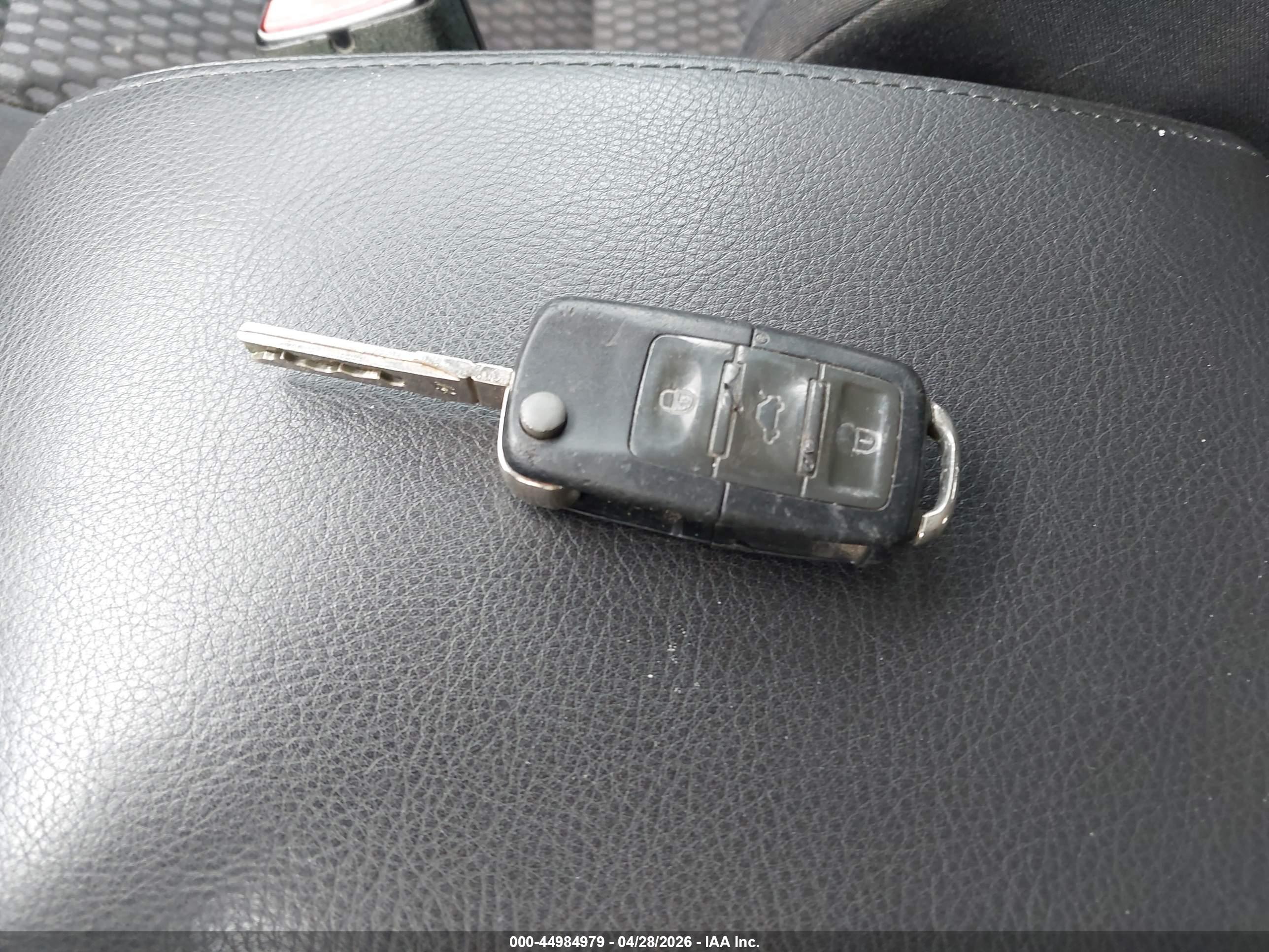 VOLKSWAGEN TIGUAN image 11