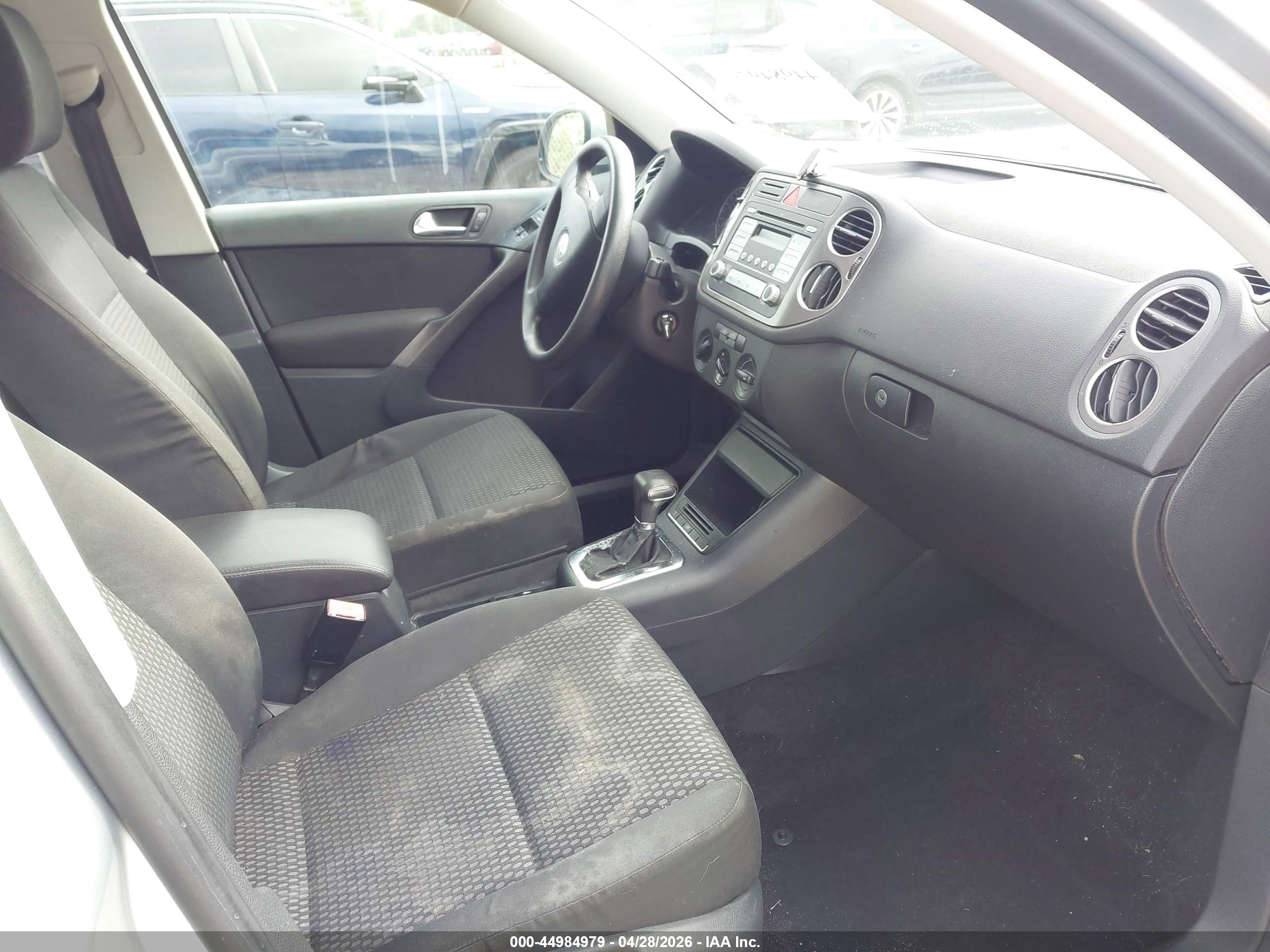 VOLKSWAGEN TIGUAN image 5
