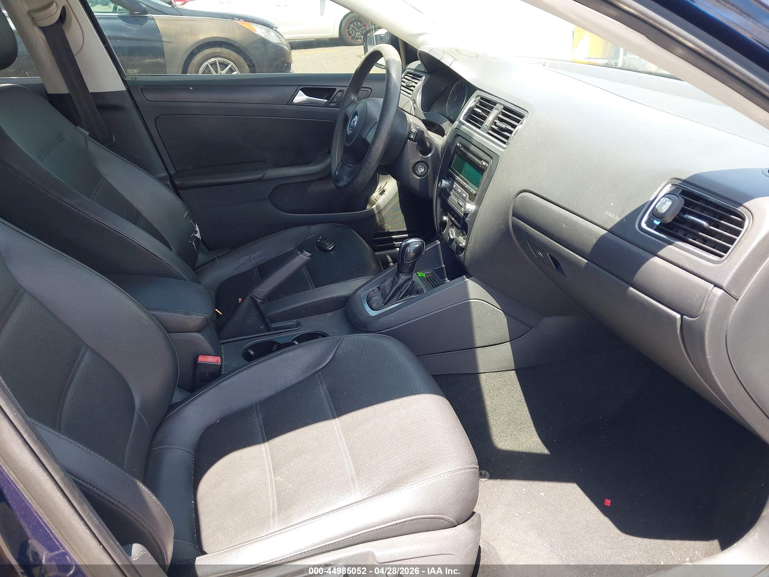 VOLKSWAGEN JETTA image 5