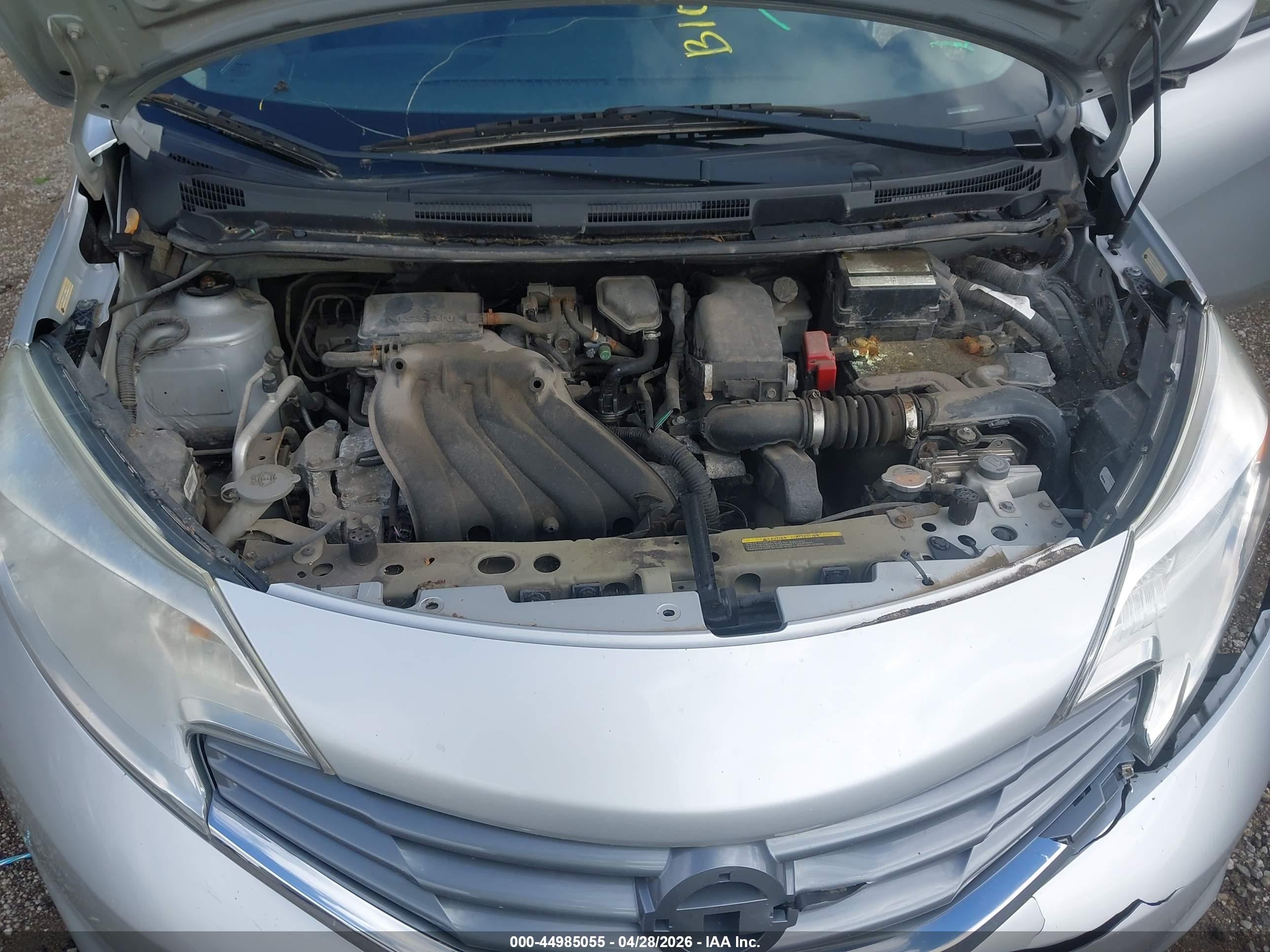 NISSAN VERSA image 10