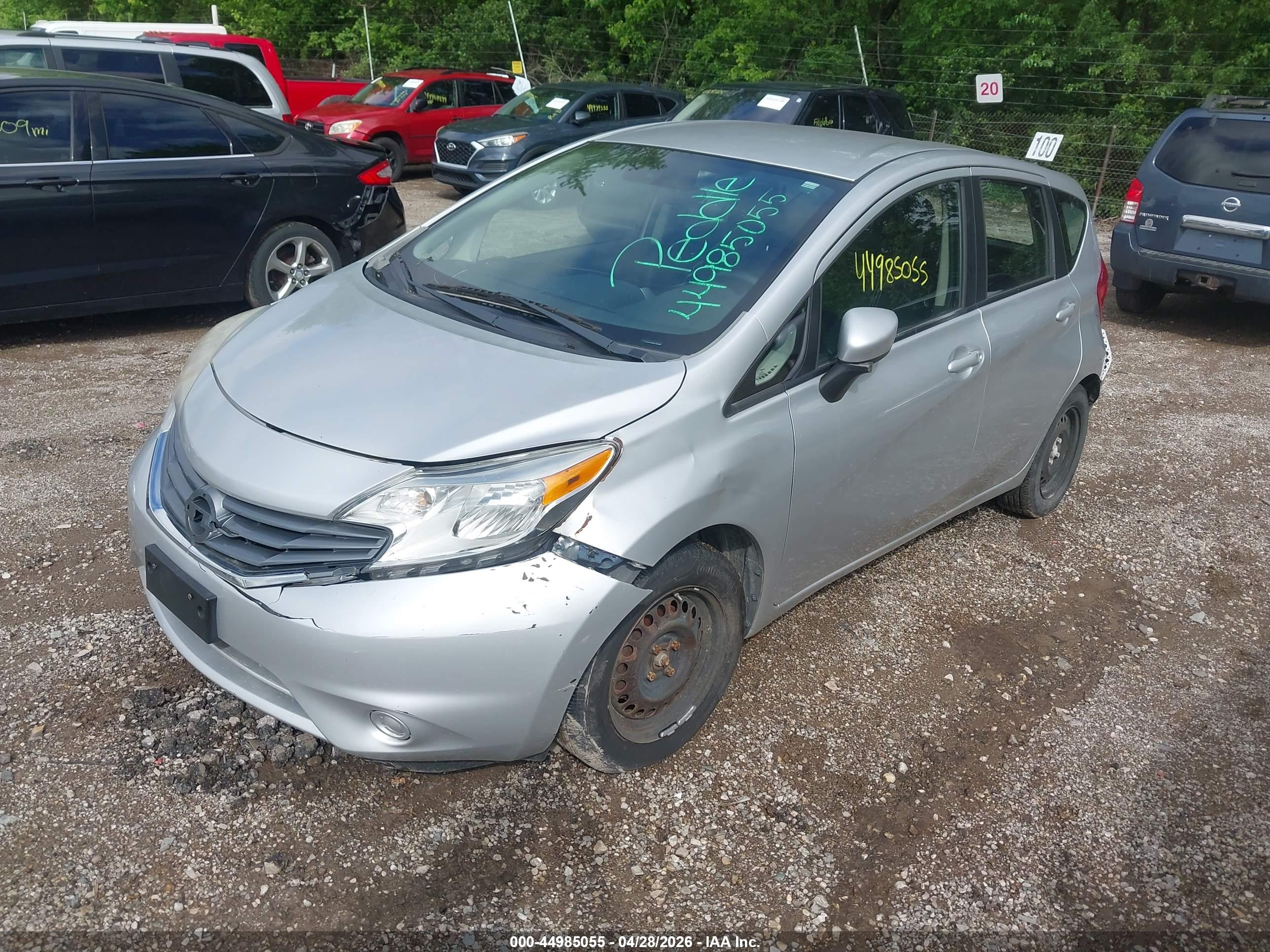 NISSAN VERSA image 2