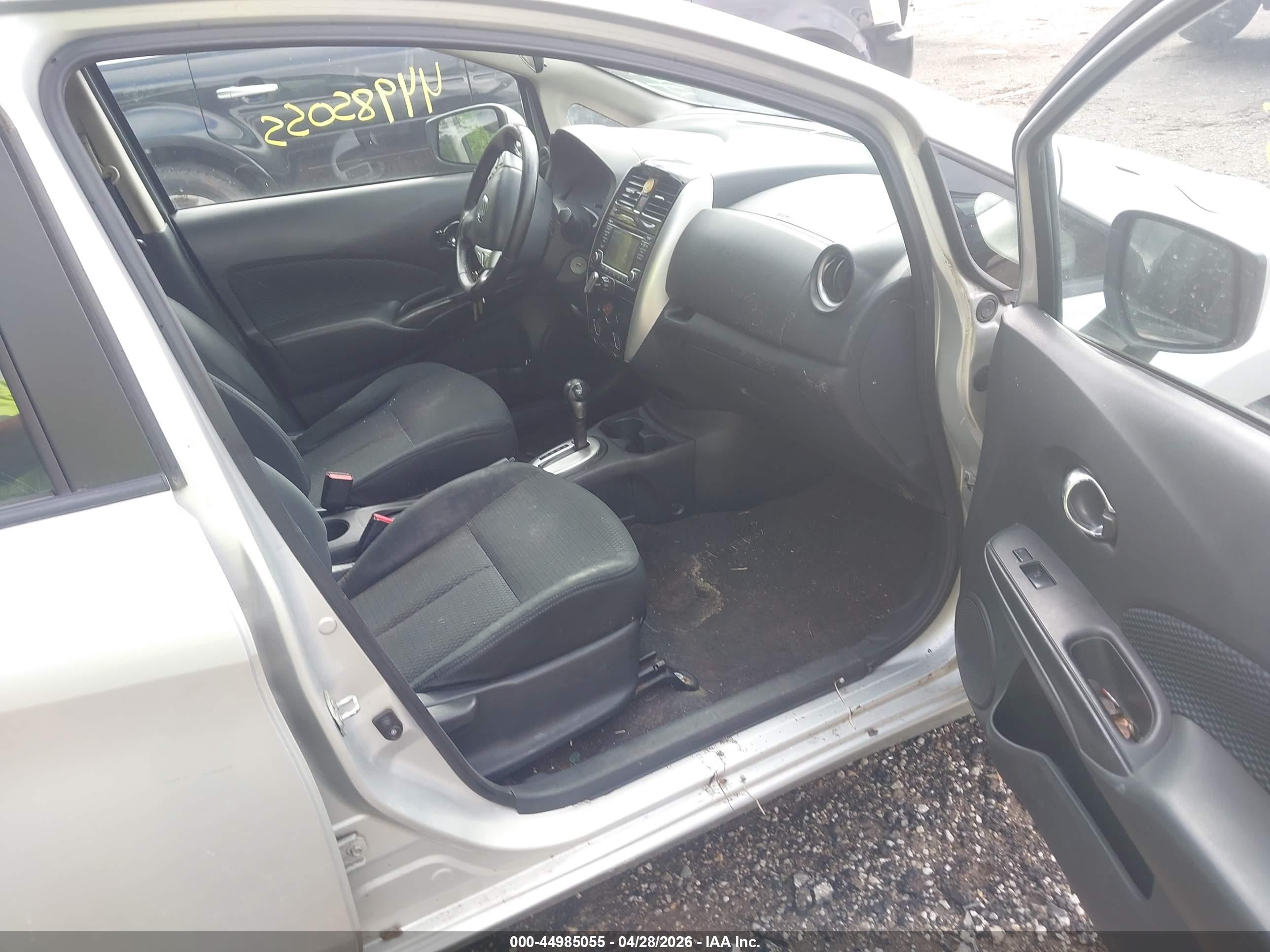 NISSAN VERSA image 5