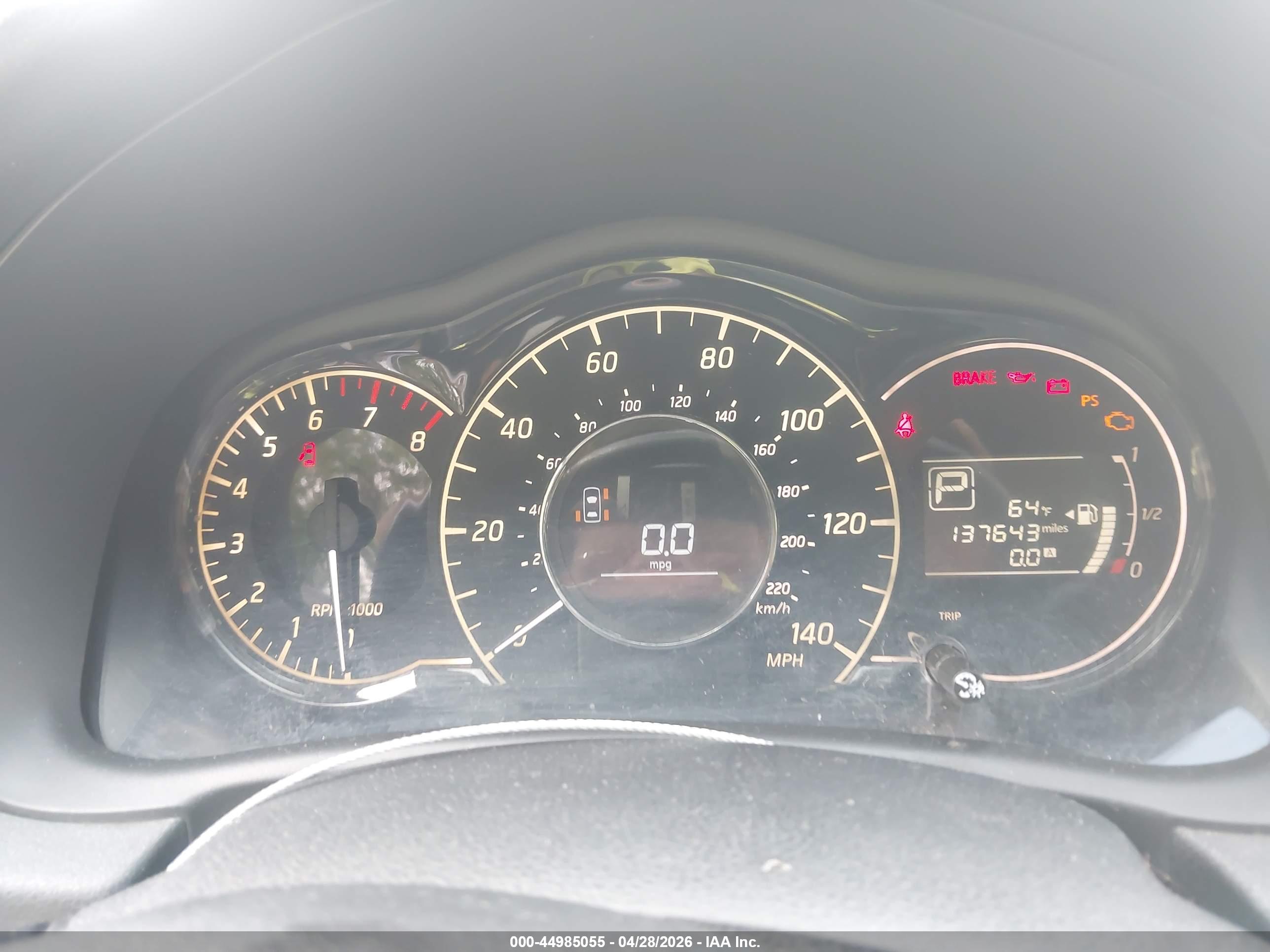 NISSAN VERSA image 7