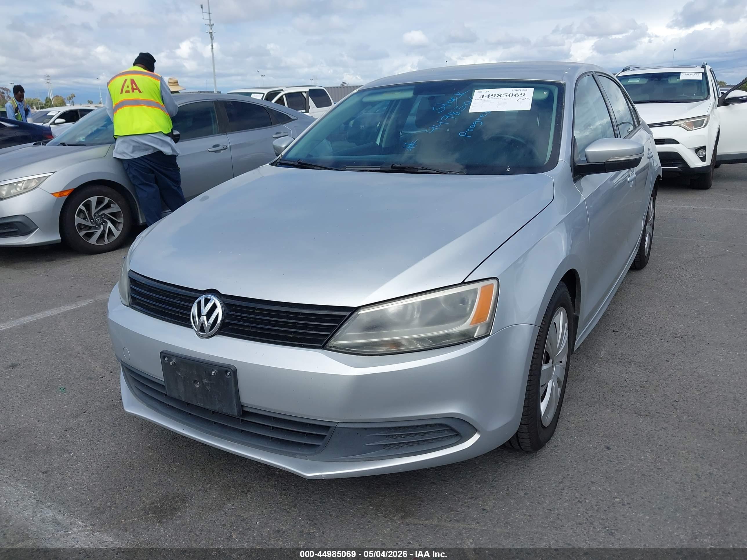 VOLKSWAGEN JETTA image 2