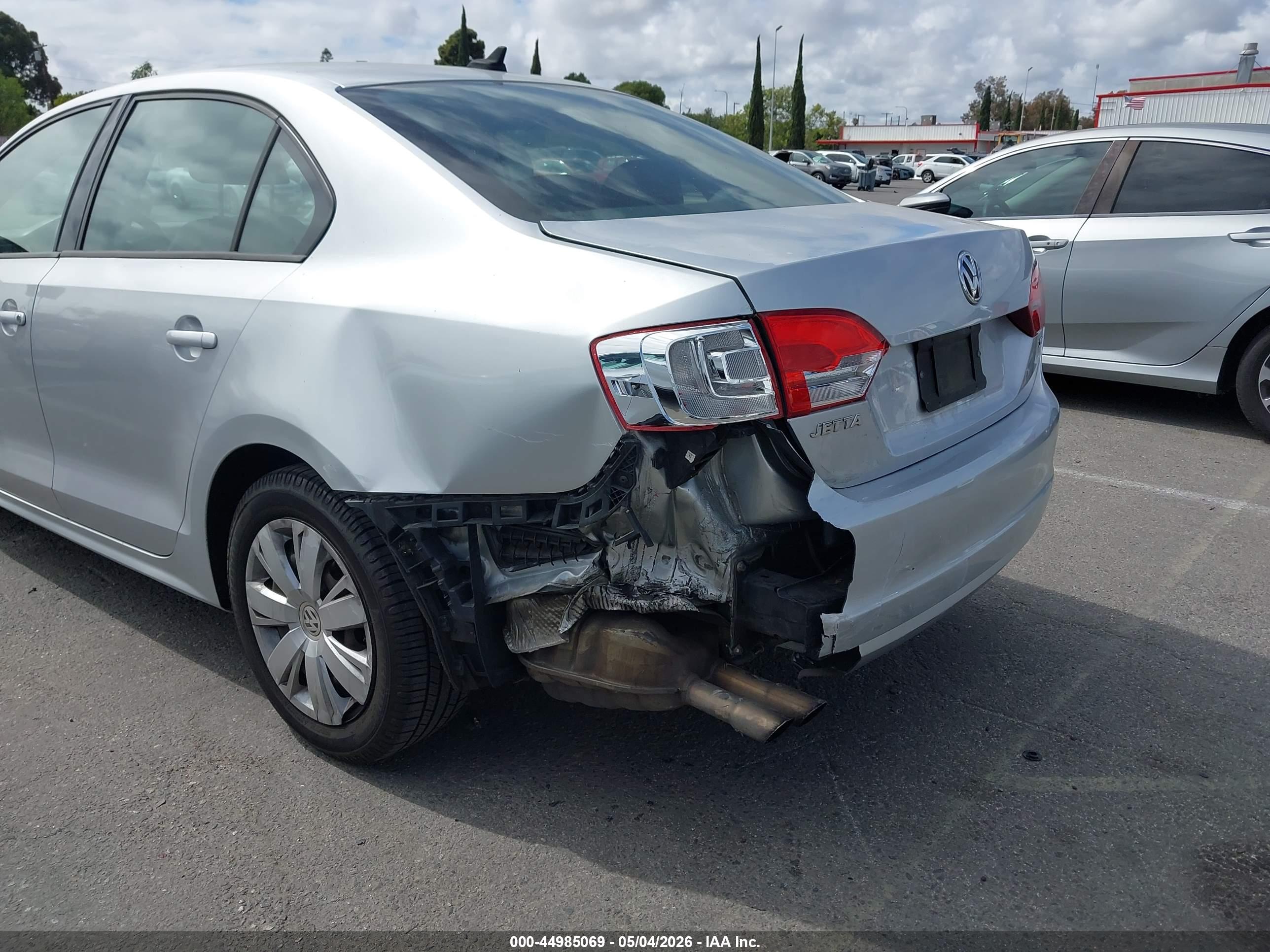 VOLKSWAGEN JETTA image 6