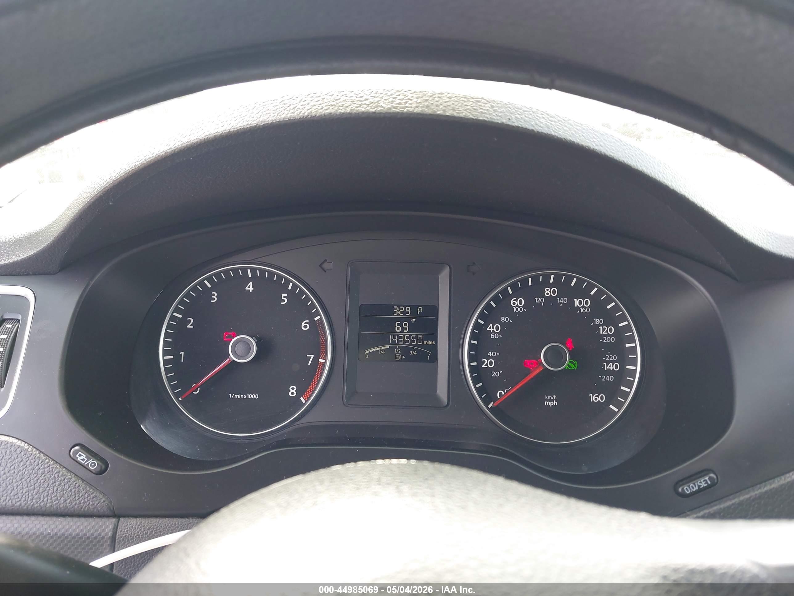 VOLKSWAGEN JETTA image 7
