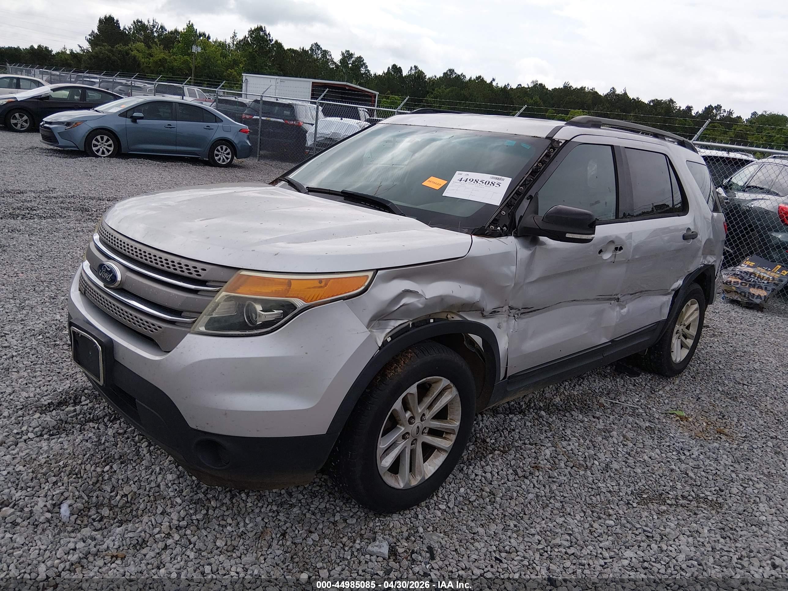 FORD EXPLORER image 2