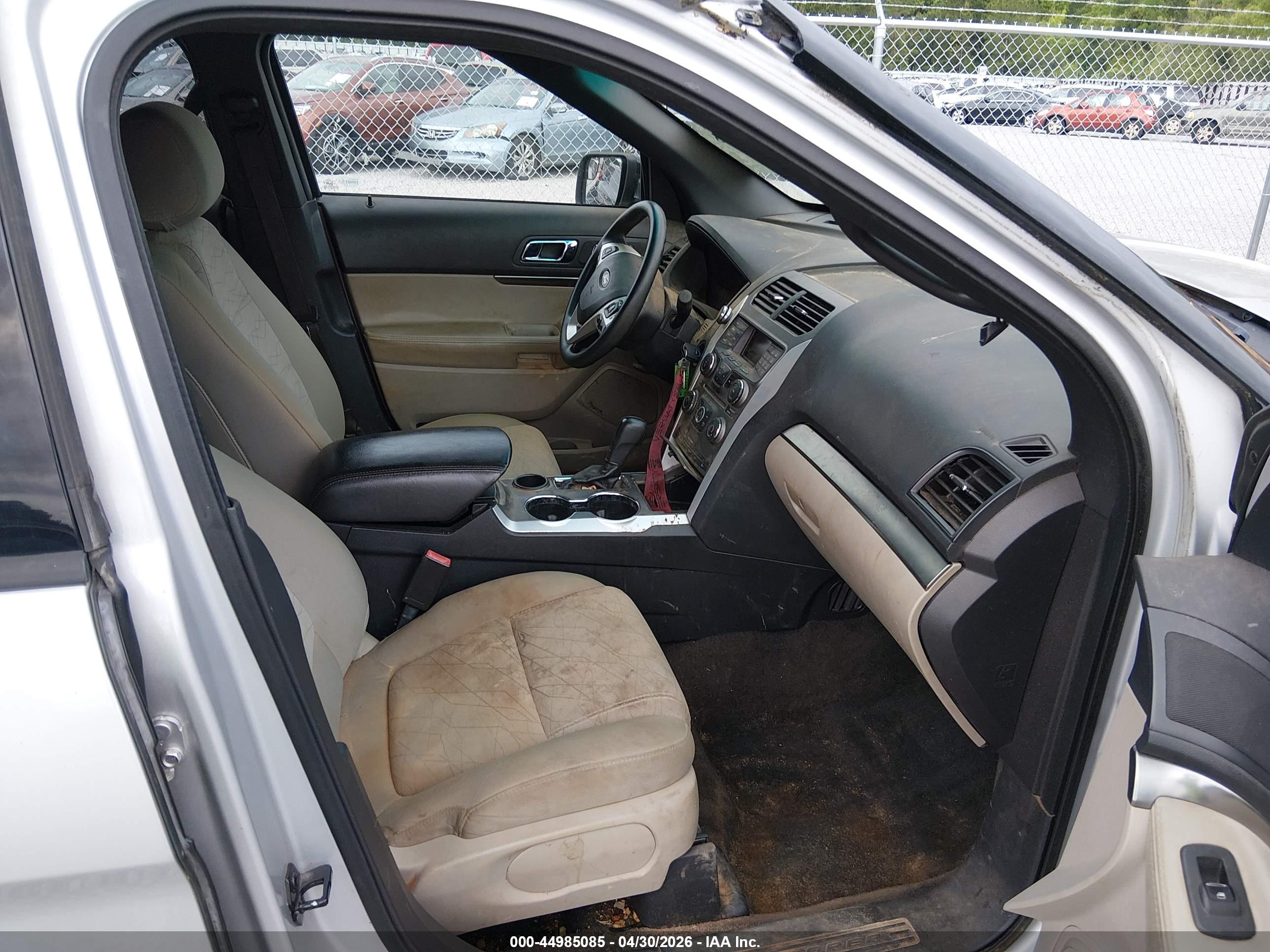FORD EXPLORER image 5