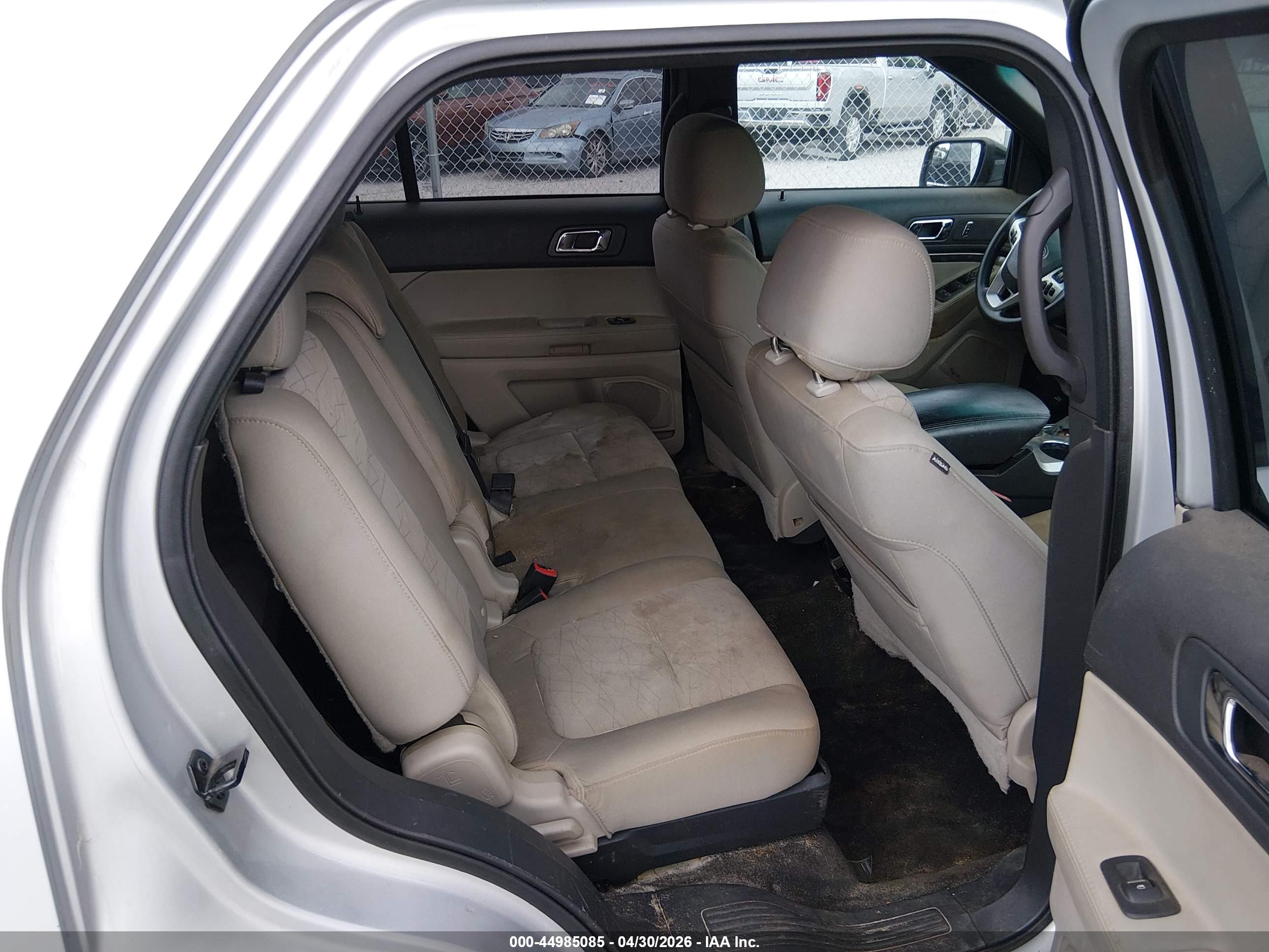 FORD EXPLORER image 8