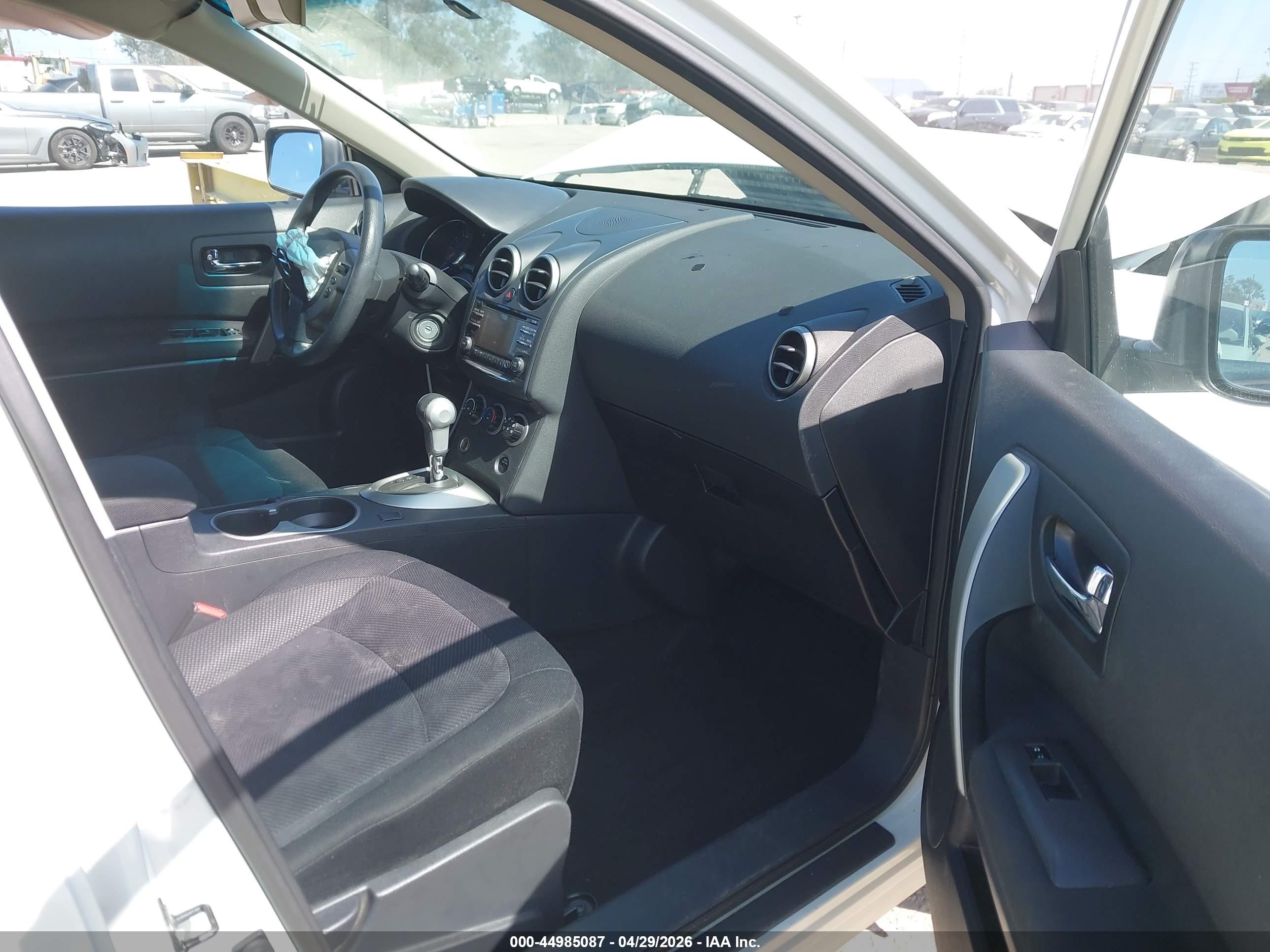 NISSAN ROGUE image 5