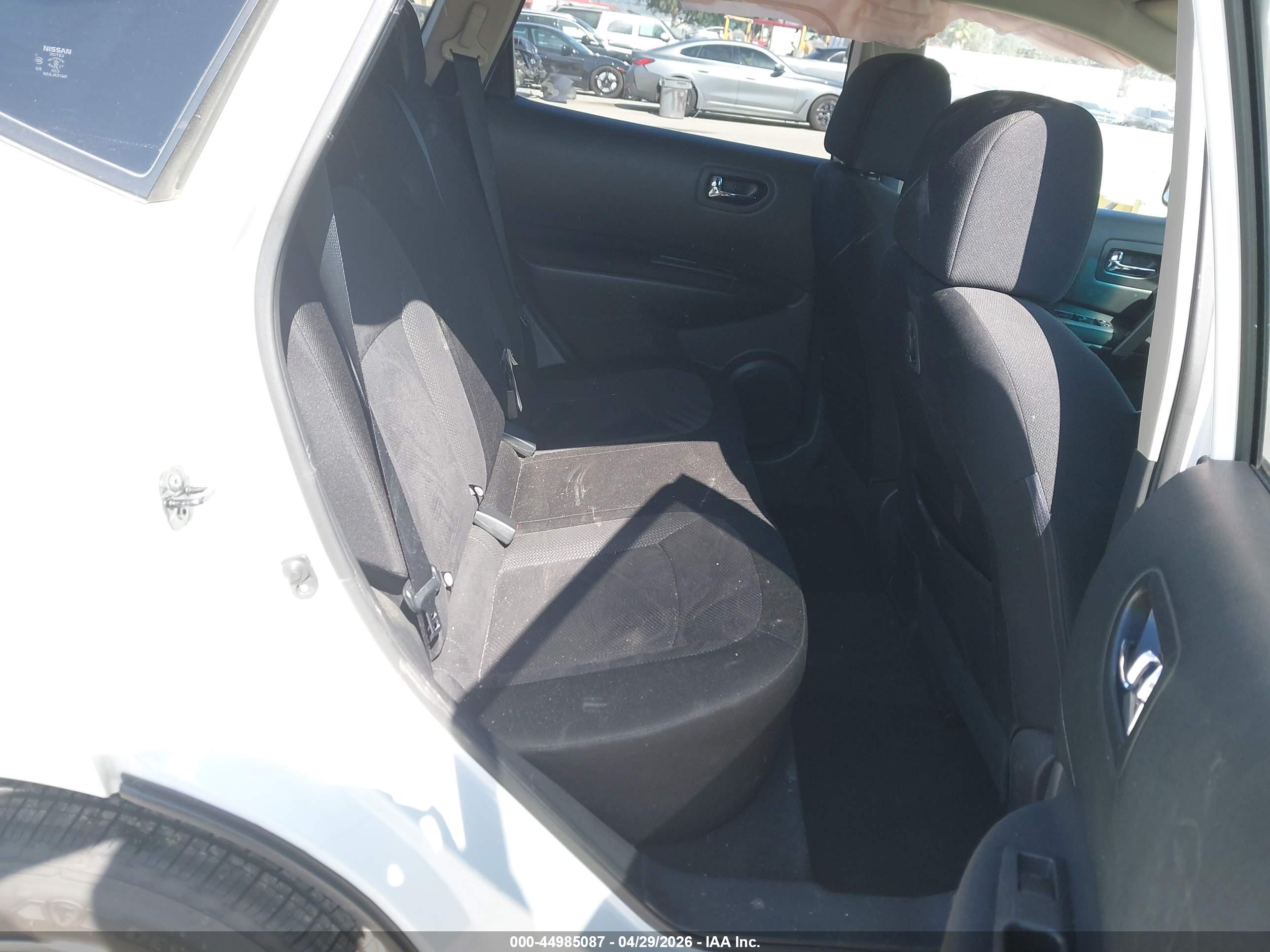 NISSAN ROGUE image 8