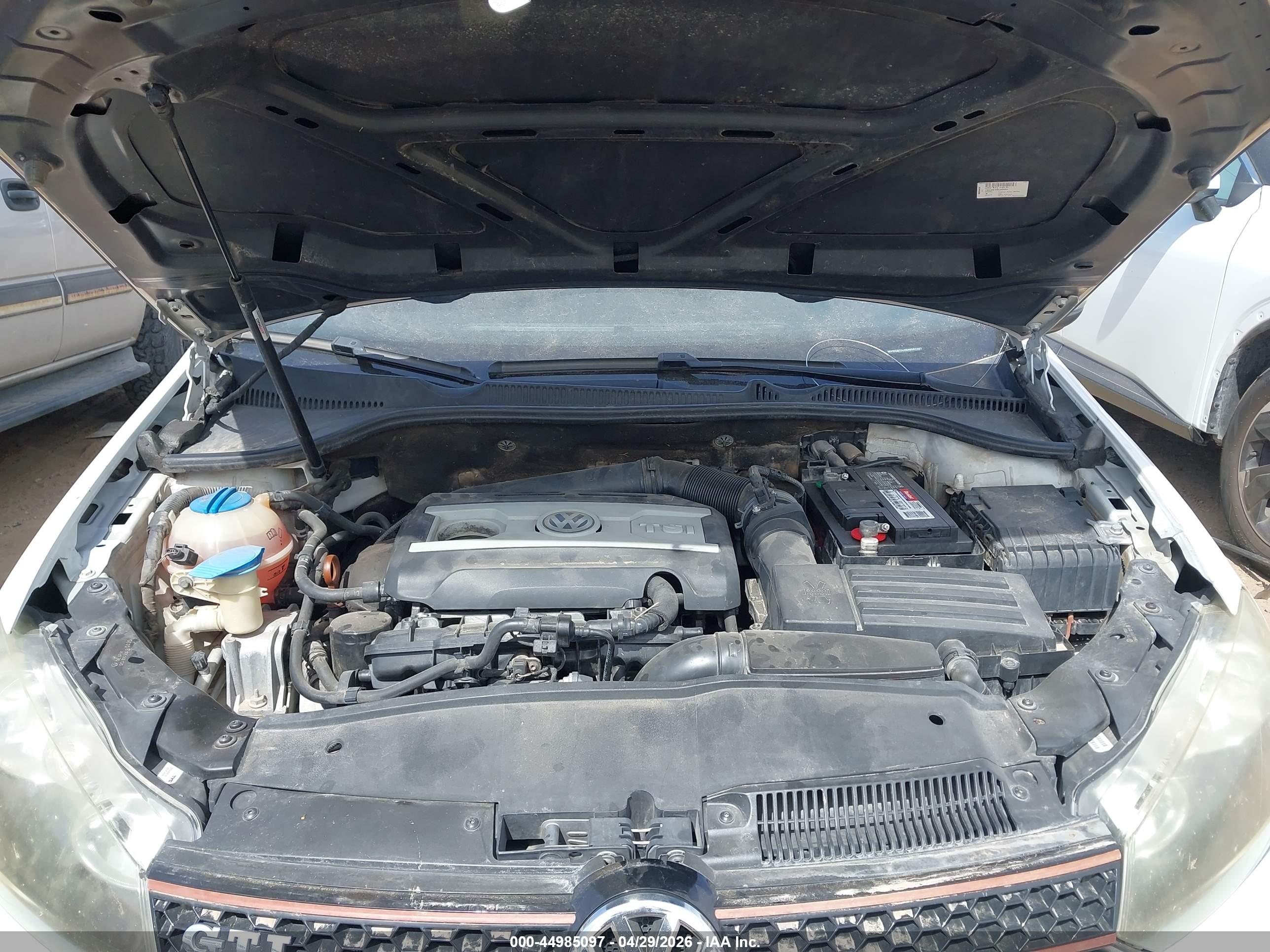 VOLKSWAGEN GTI image 10