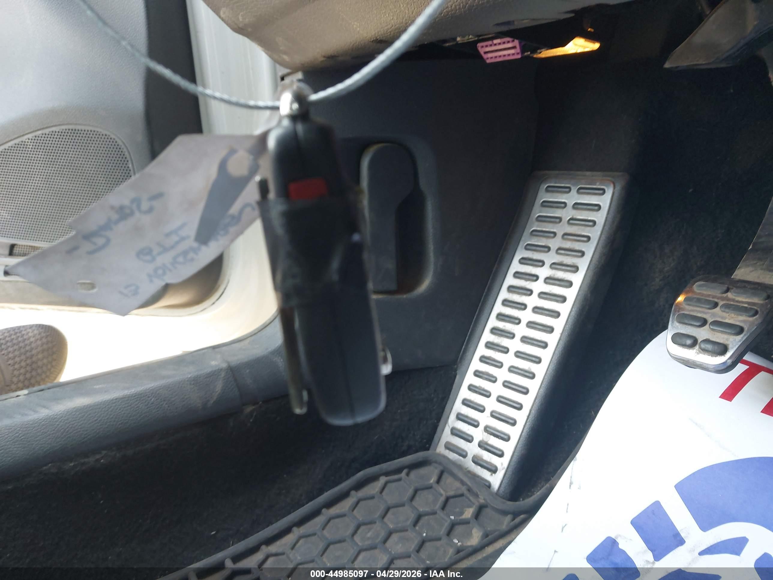 VOLKSWAGEN GTI image 11