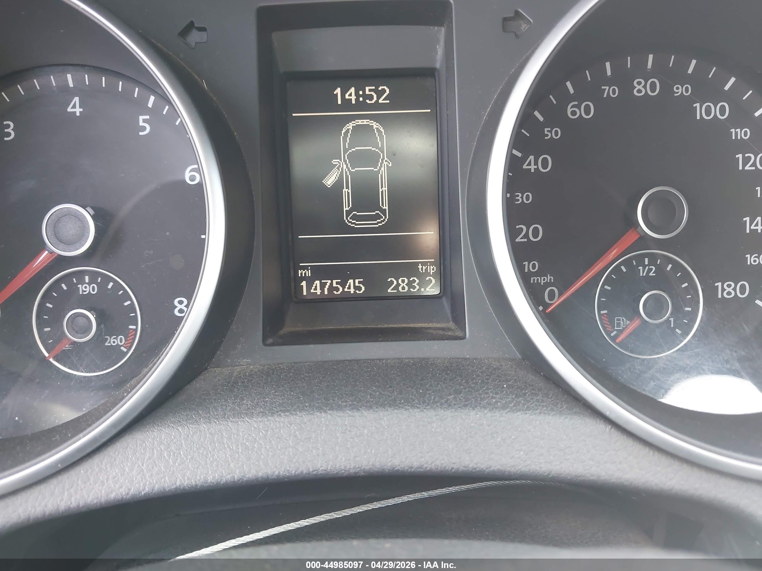 VOLKSWAGEN GTI image 7