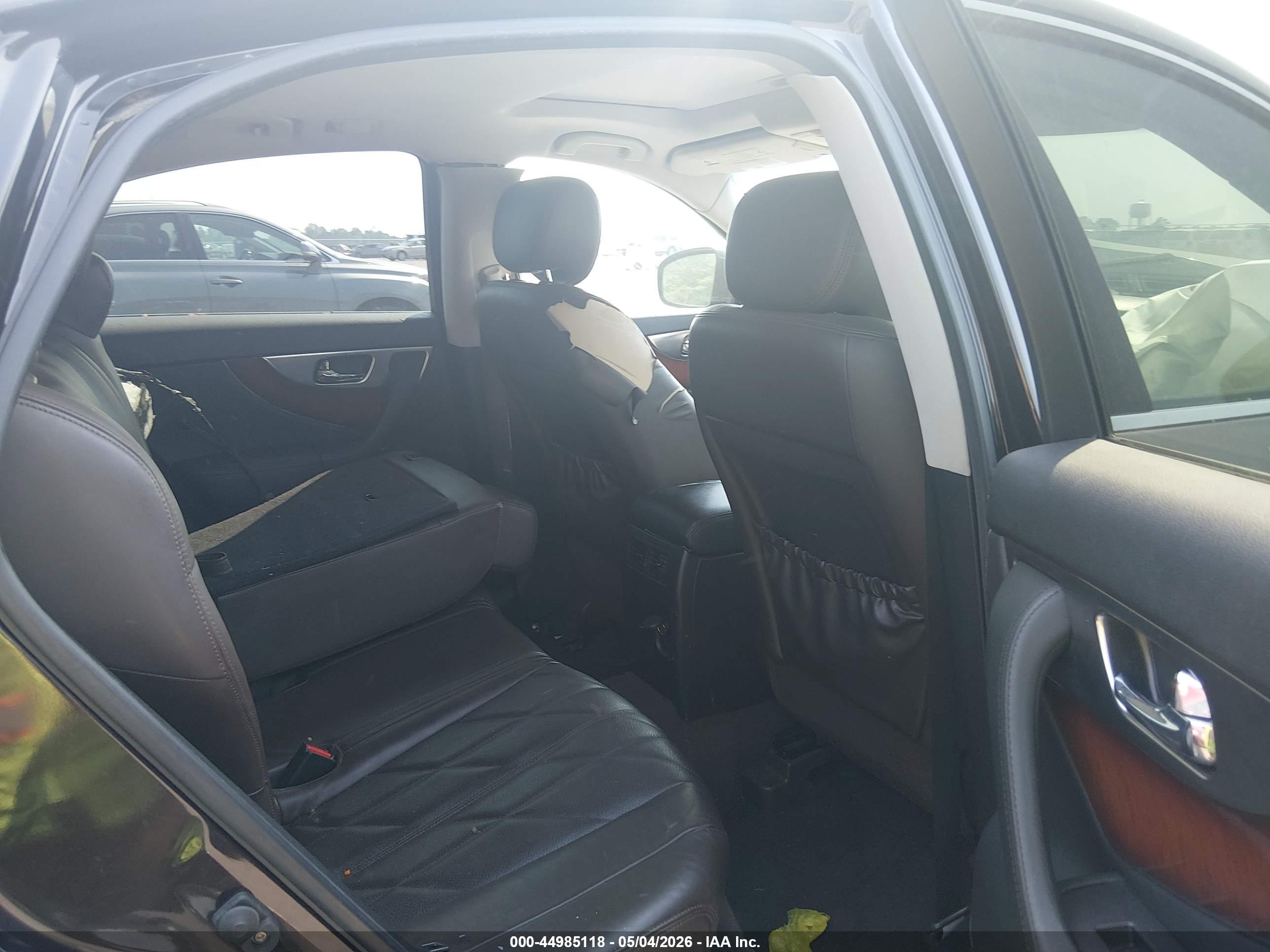 INFINITI FX35 image 8