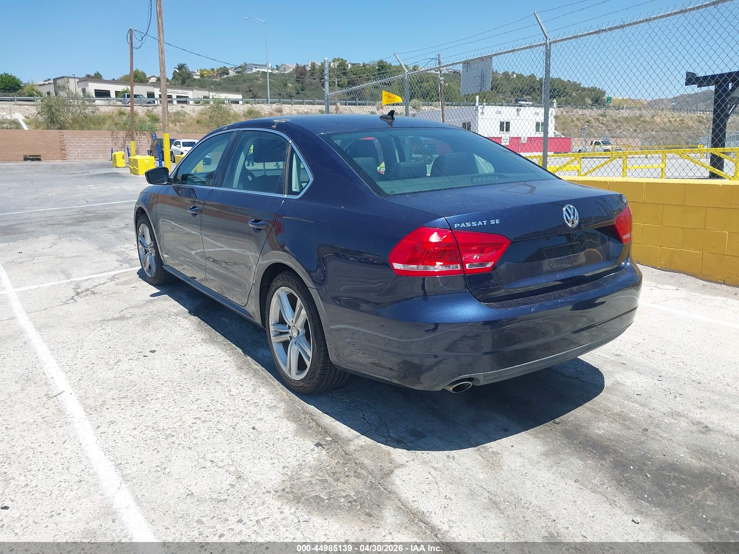 VOLKSWAGEN PASSAT image 3