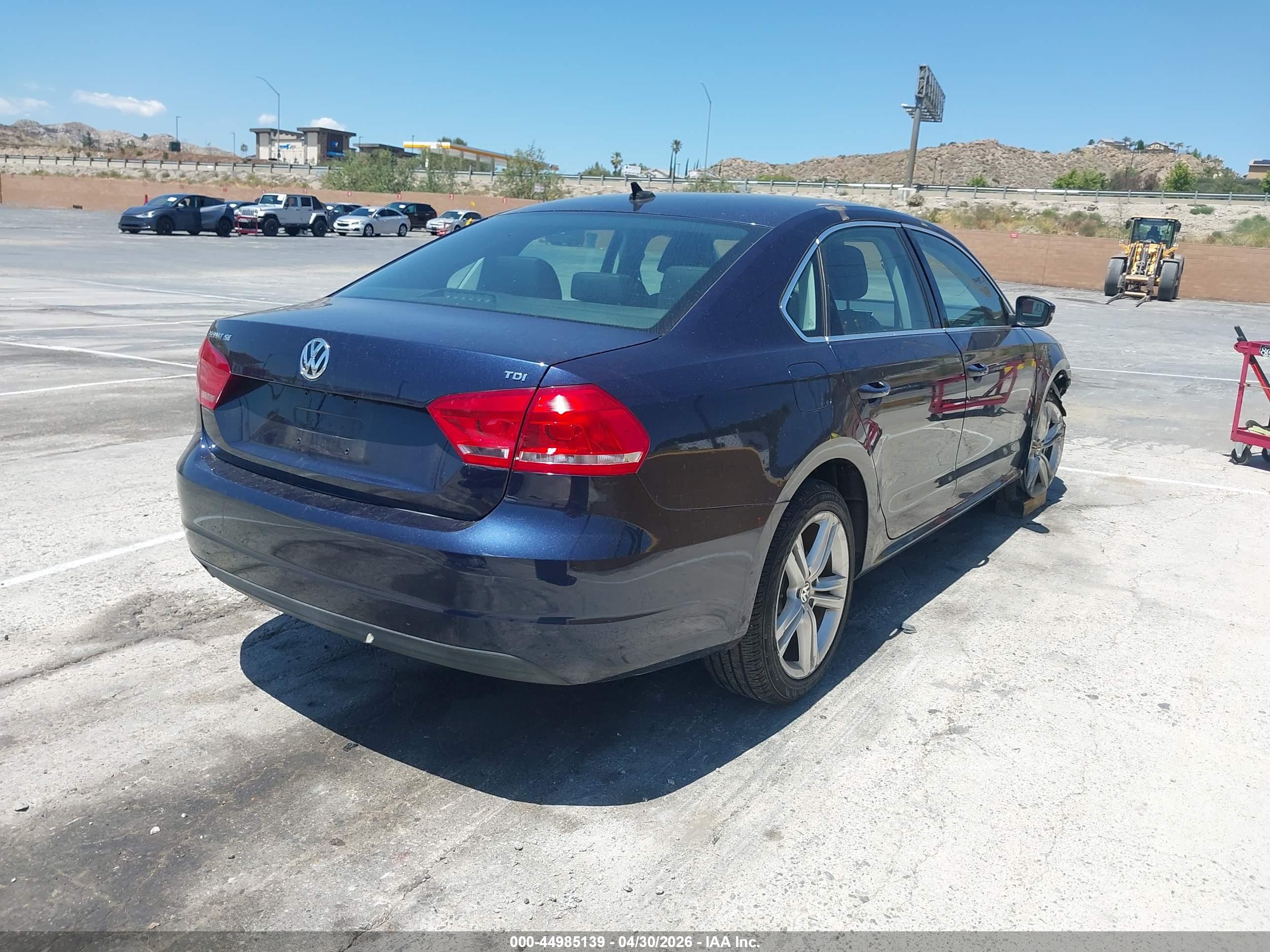 VOLKSWAGEN PASSAT image 4