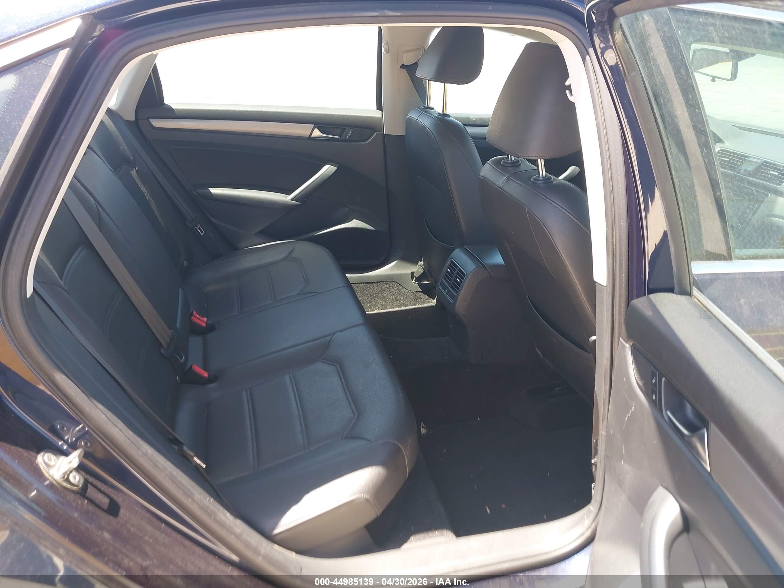 VOLKSWAGEN PASSAT image 8