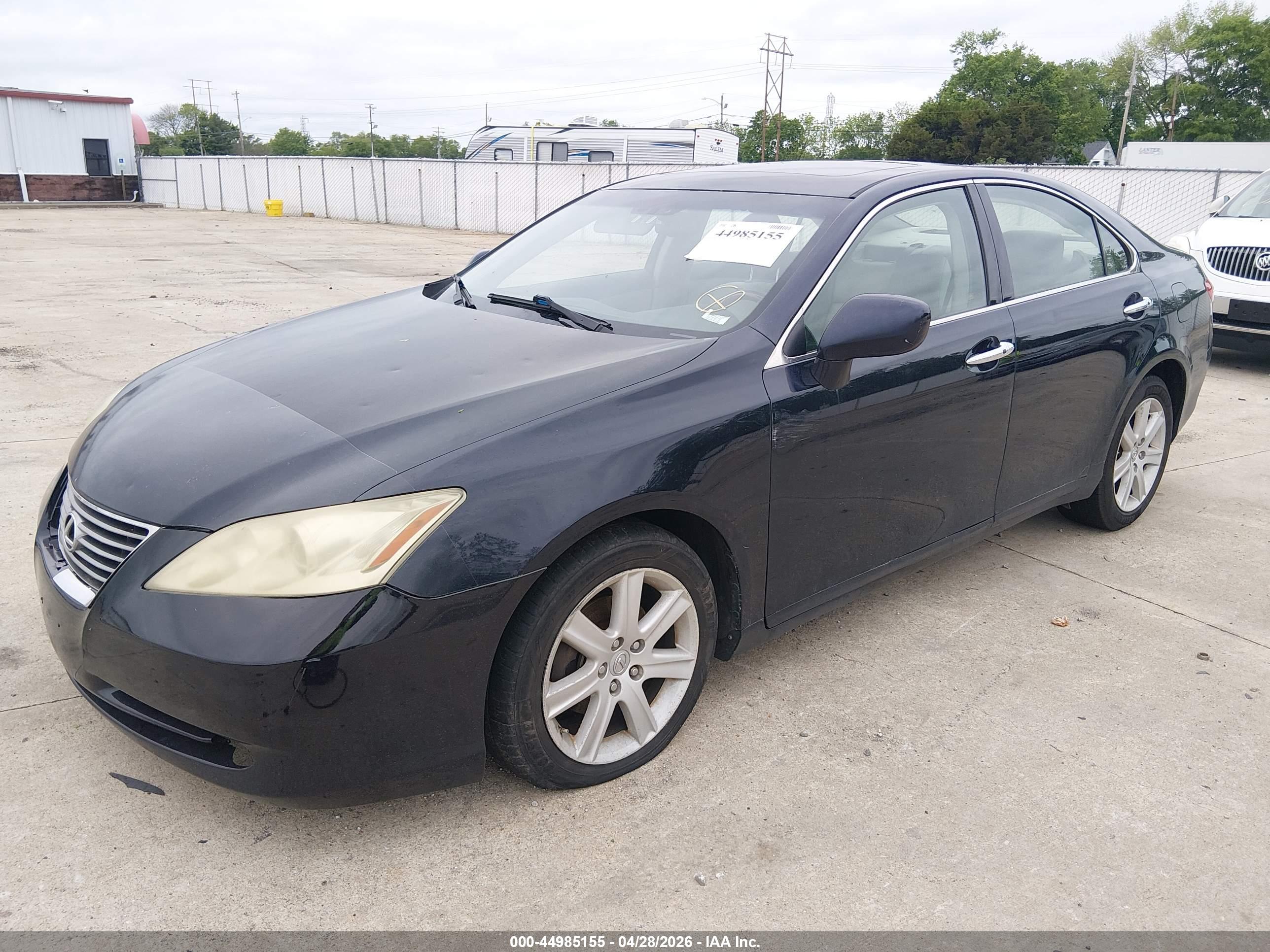 LEXUS ES image 2
