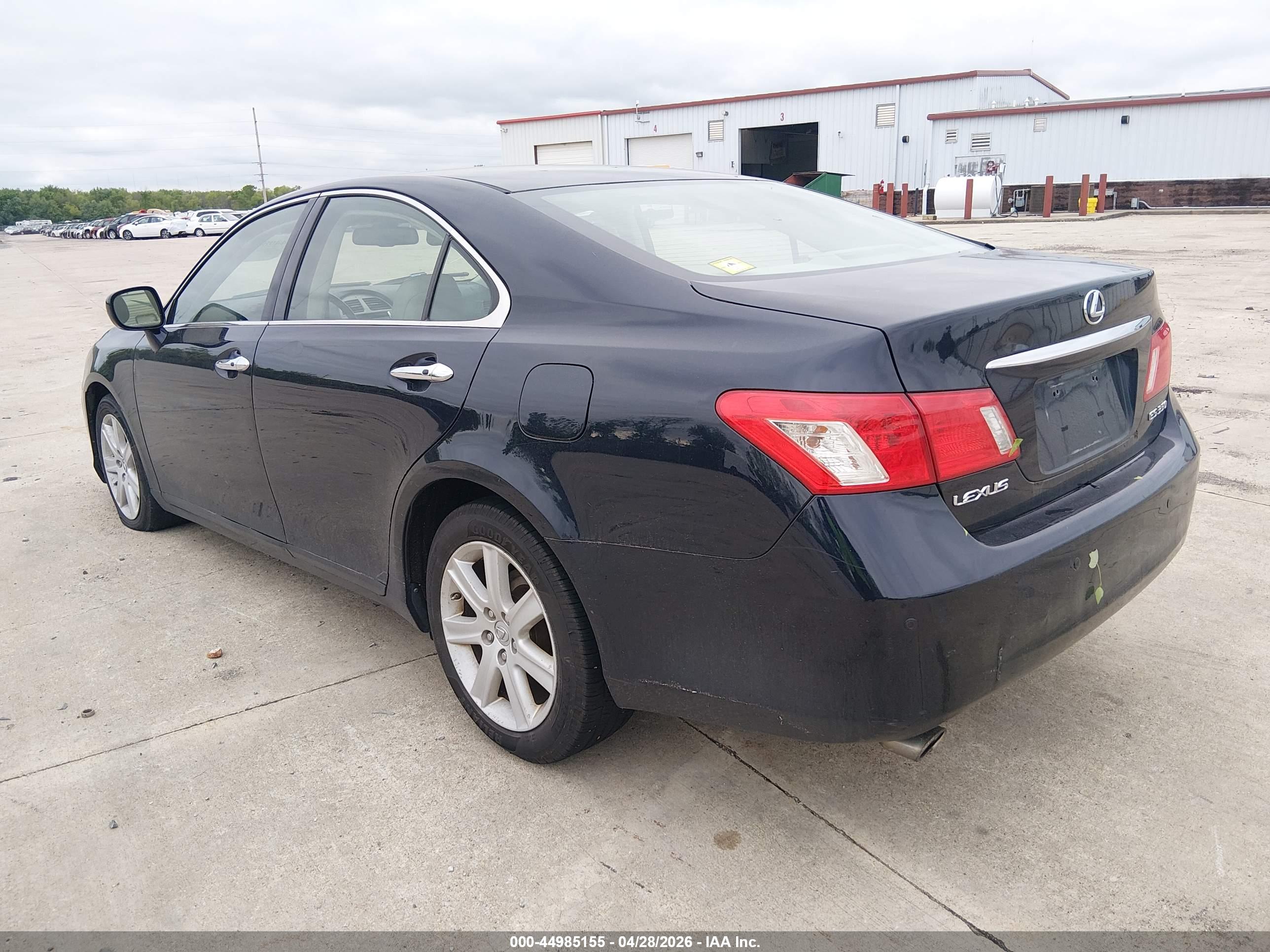 LEXUS ES image 3