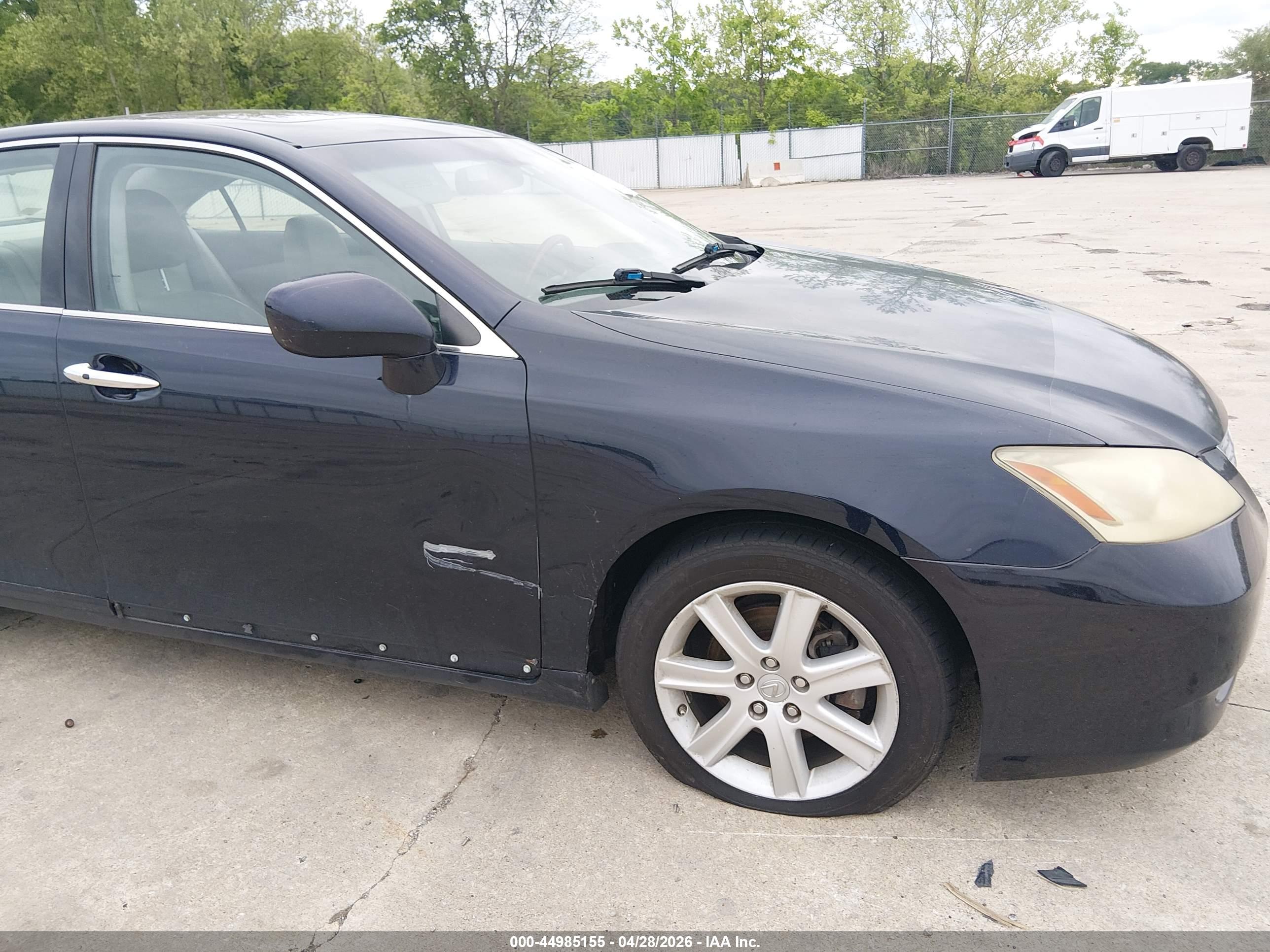 LEXUS ES image 6