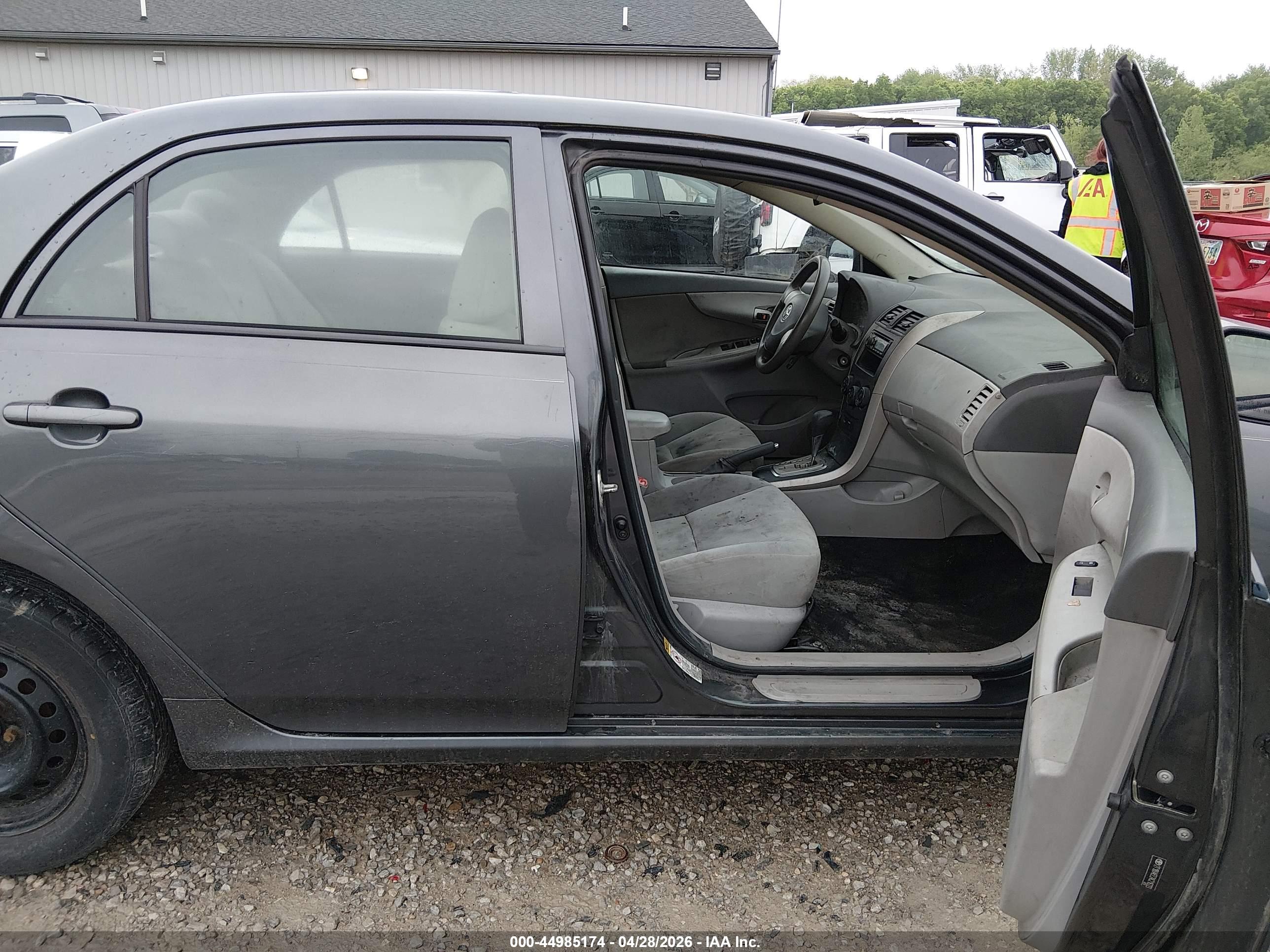 TOYOTA COROLLA image 5