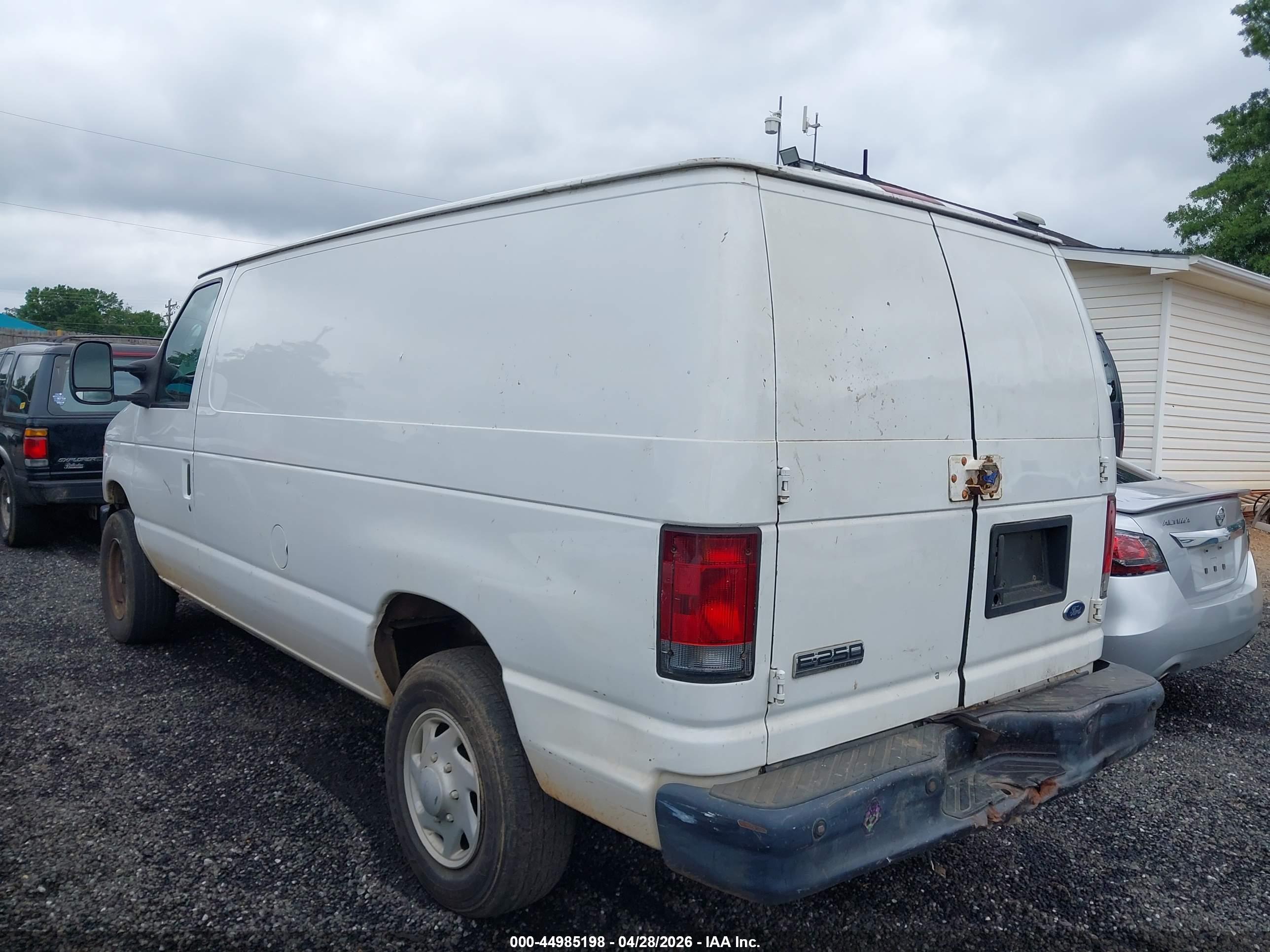 FORD E-250 image 3