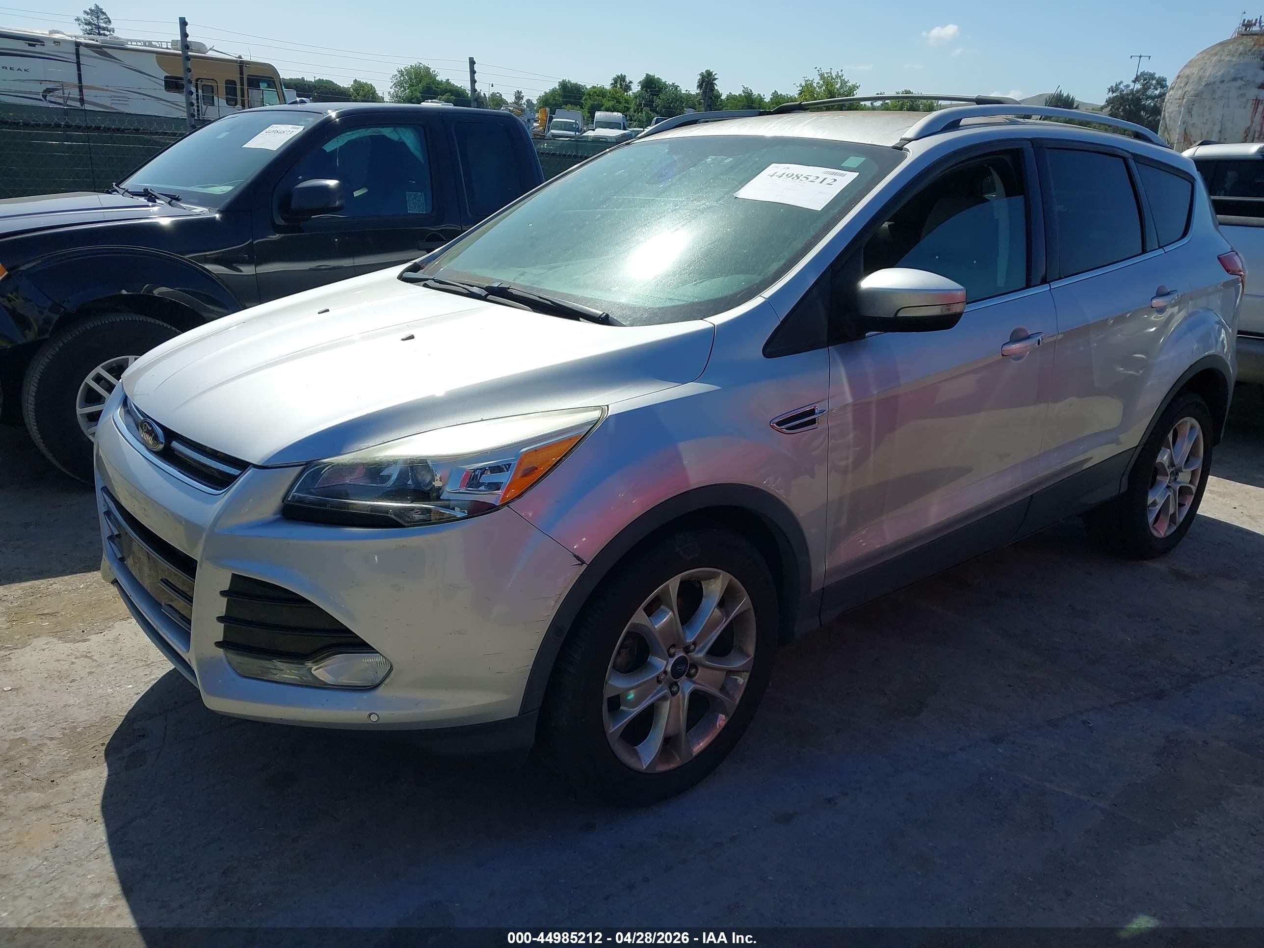 FORD ESCAPE image 2