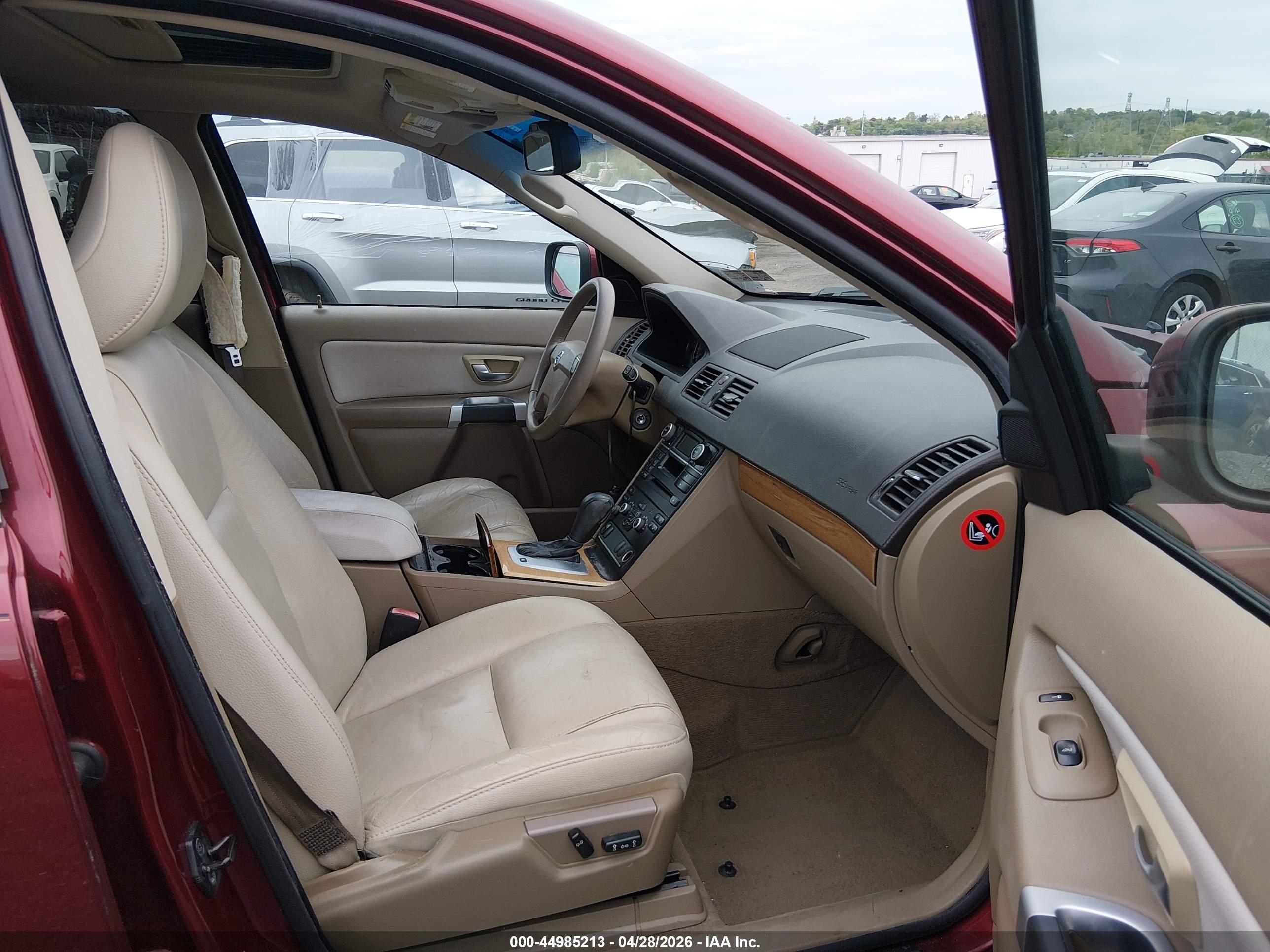 VOLVO XC90 image 5