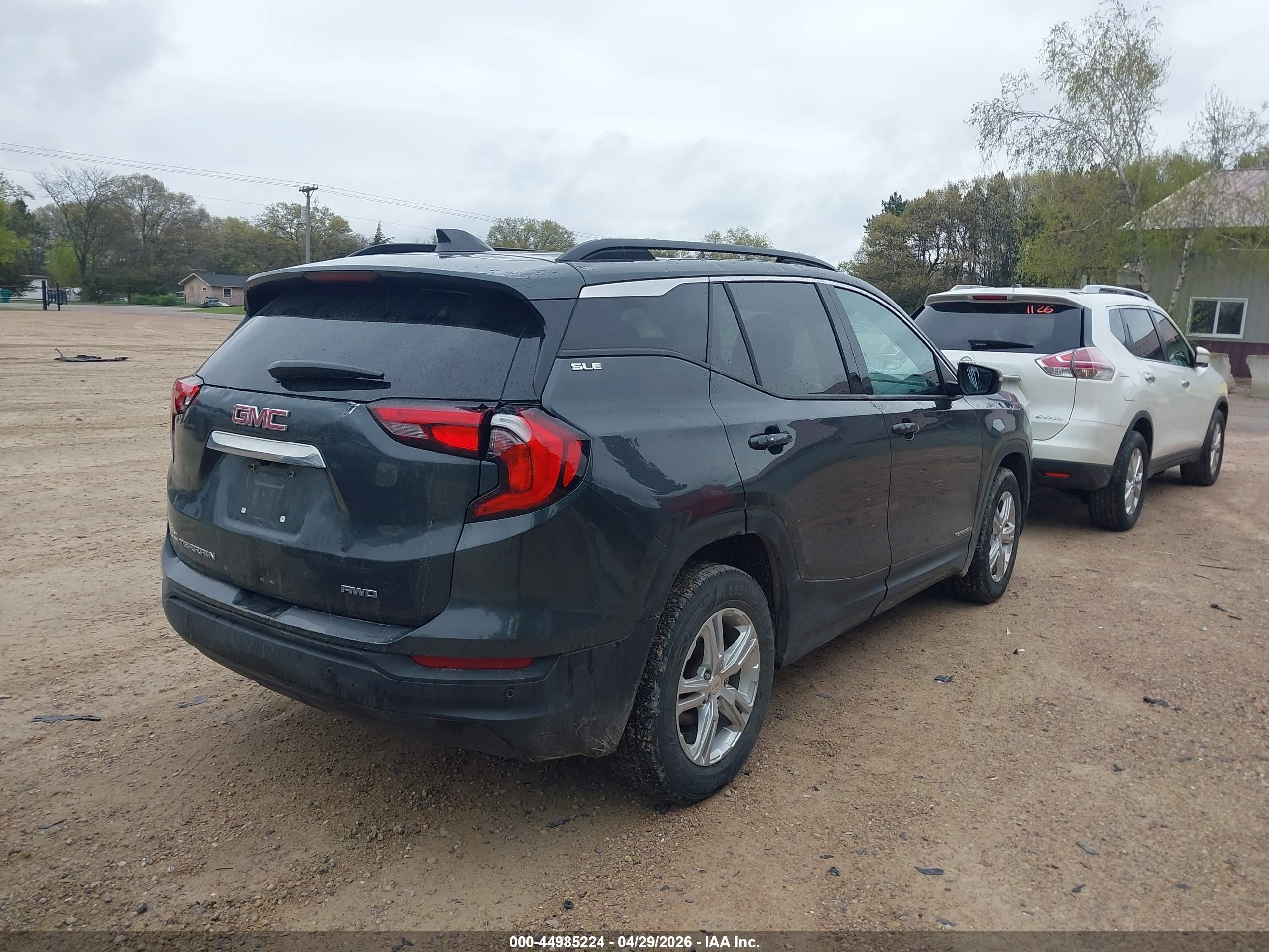 GMC TERRAIN image 4