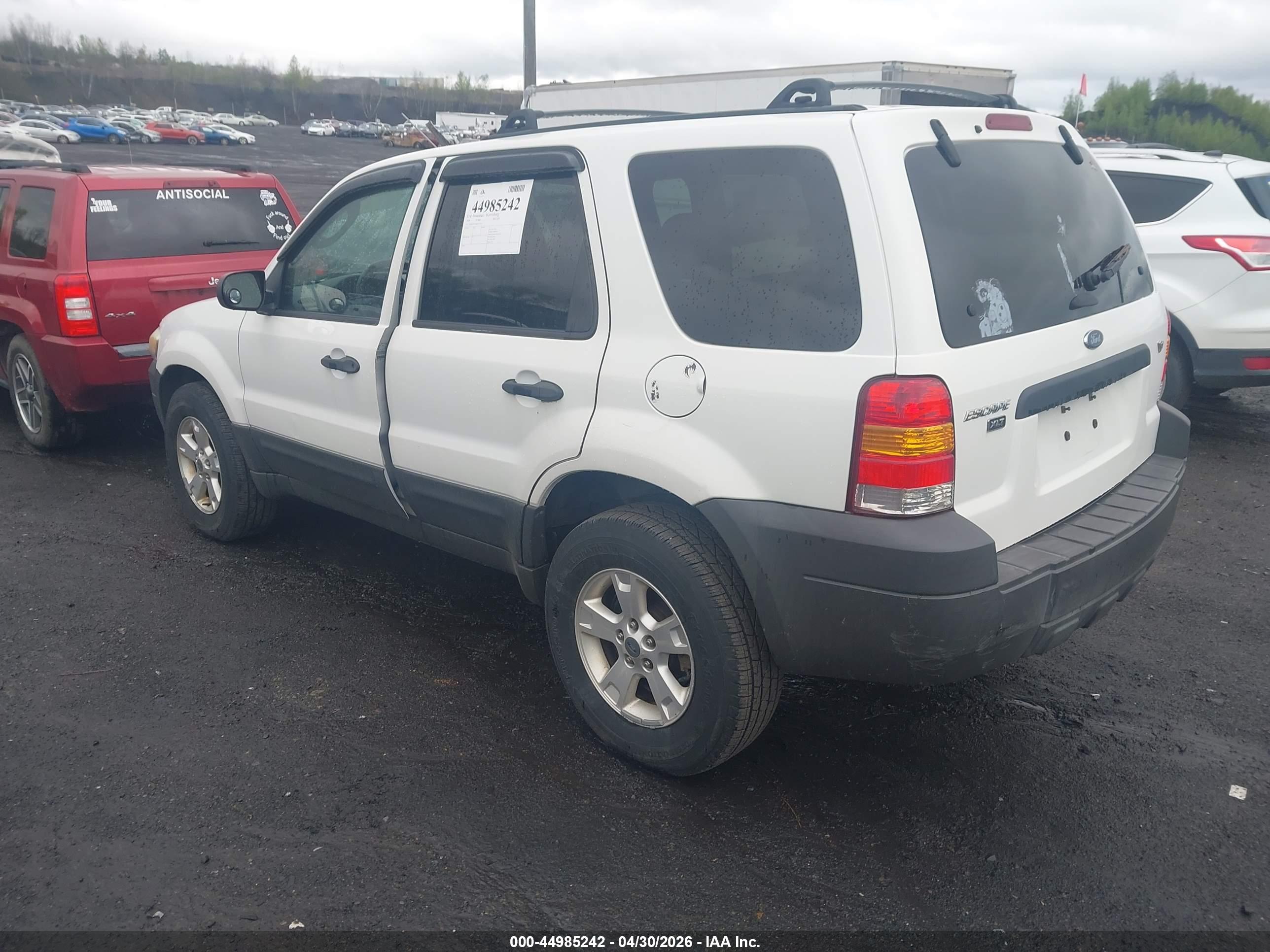FORD ESCAPE image 3