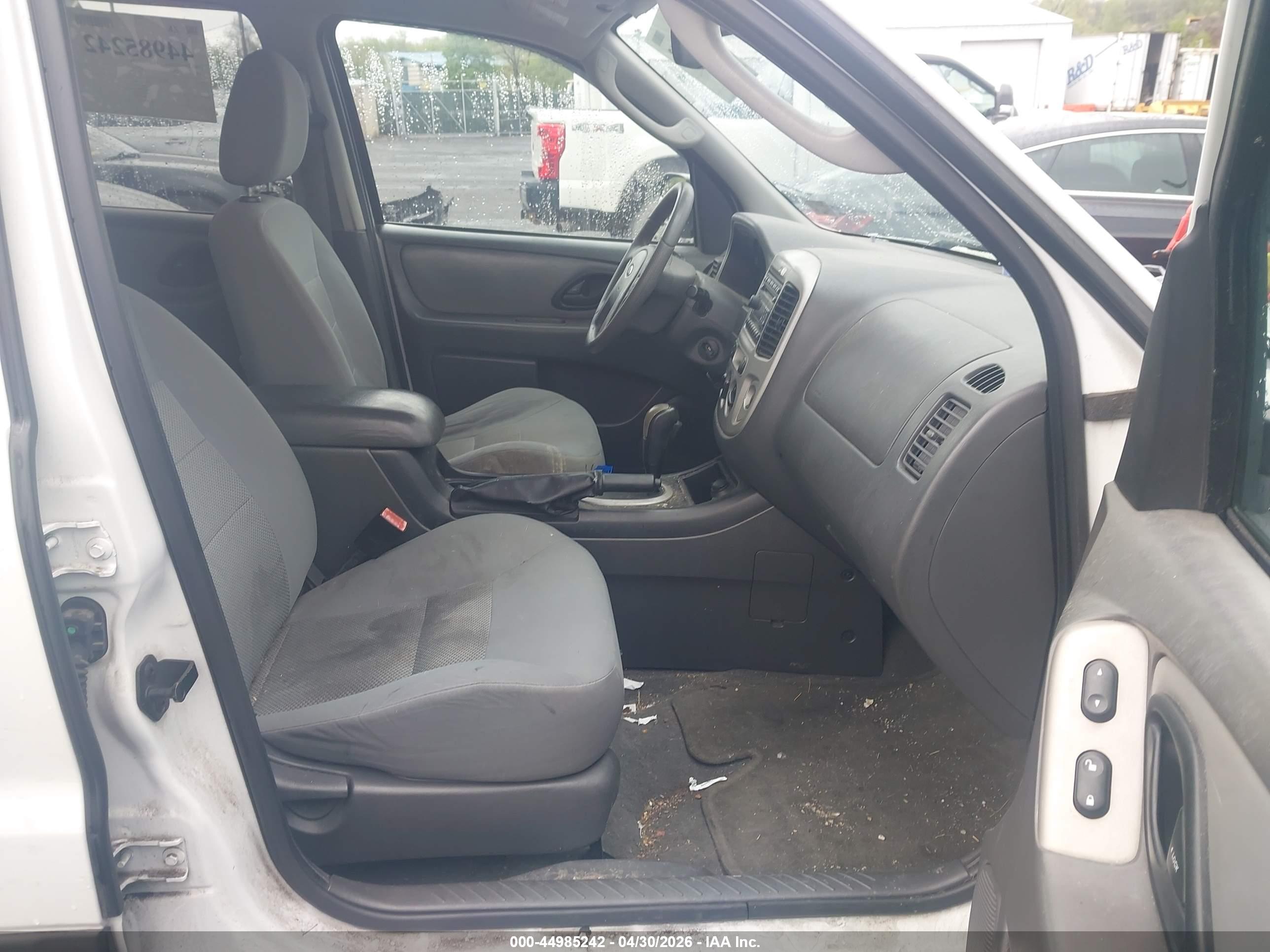 FORD ESCAPE image 5