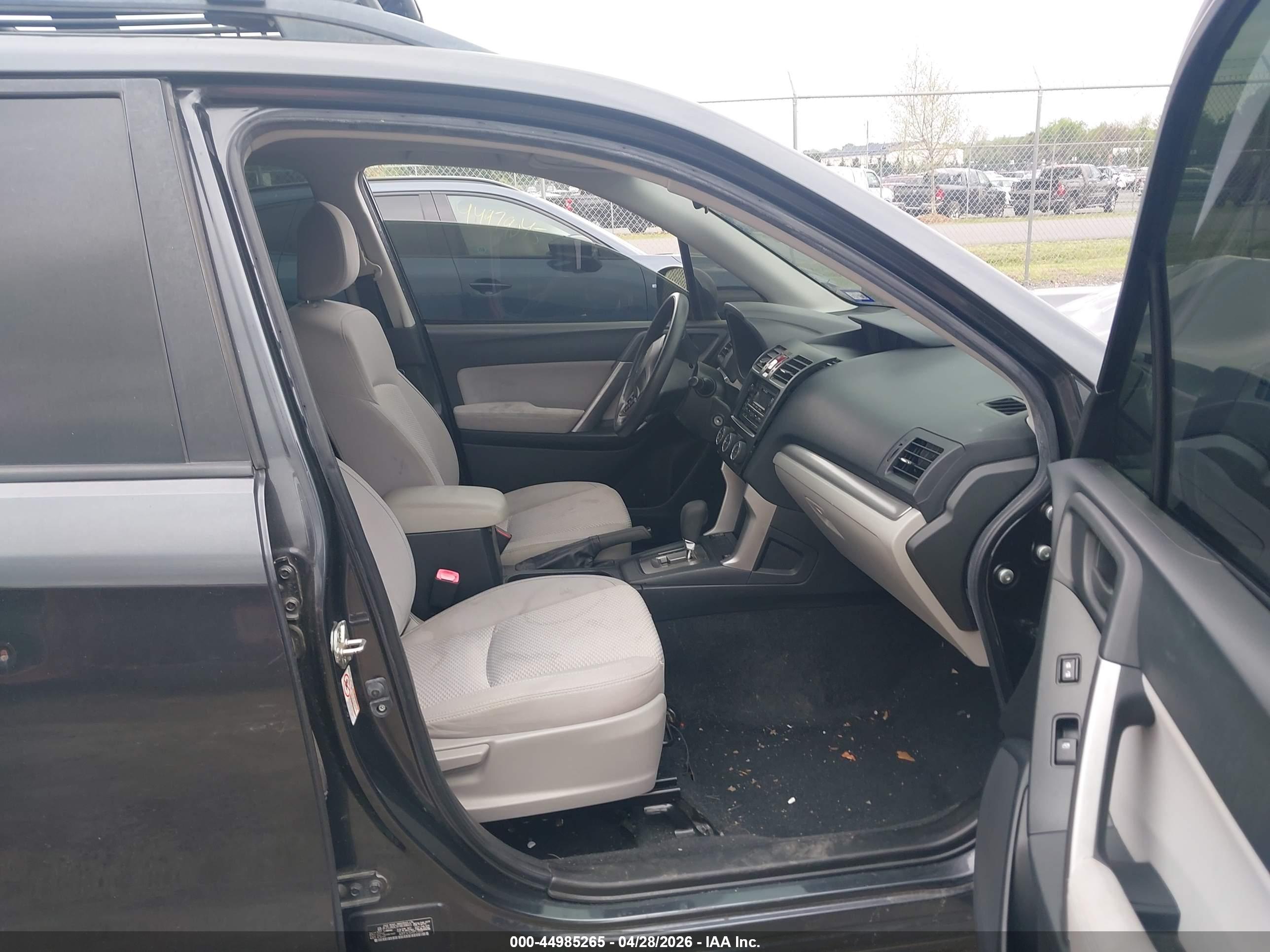 SUBARU FORESTER image 5