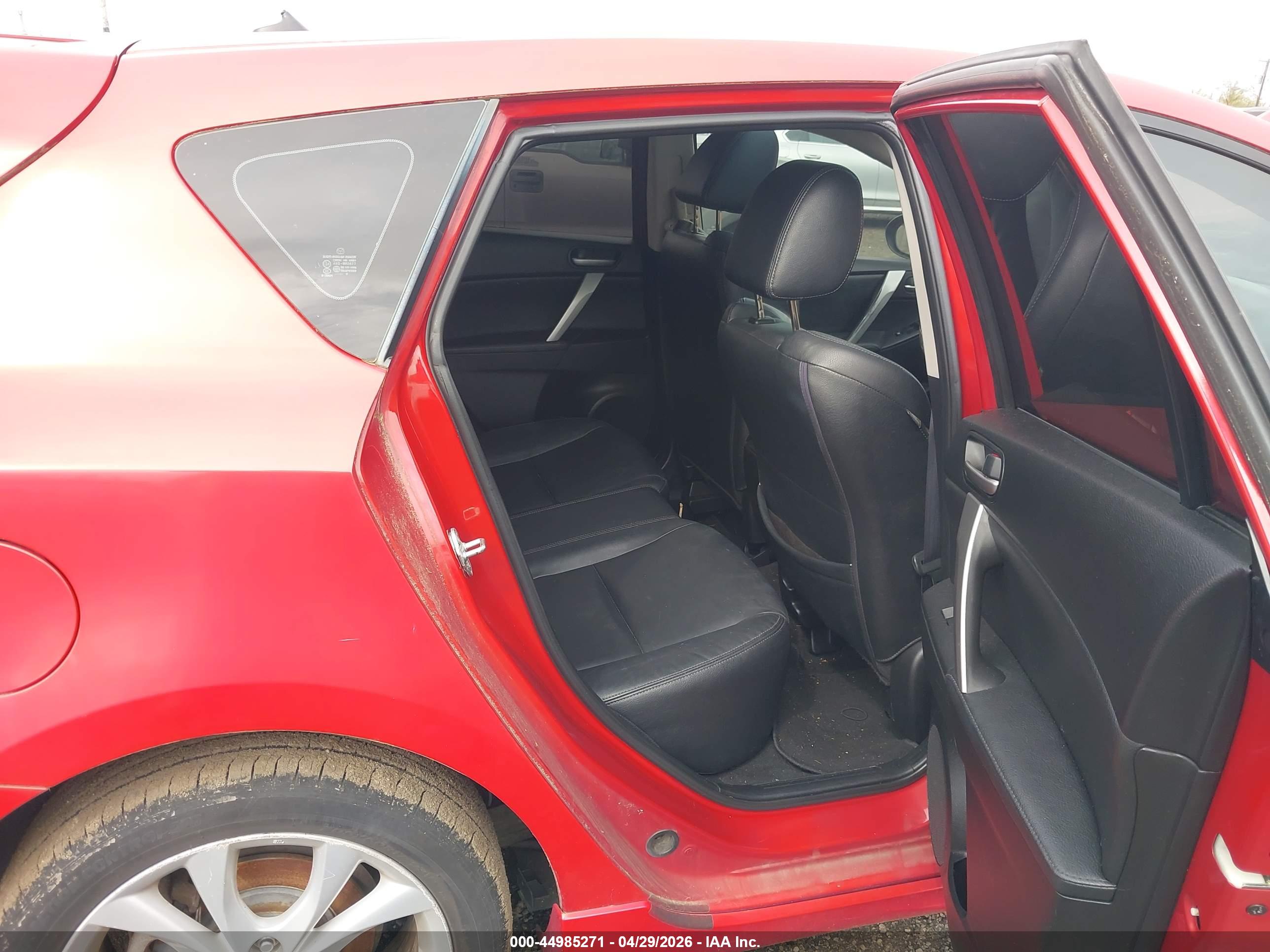 MAZDA MAZDA3 image 8