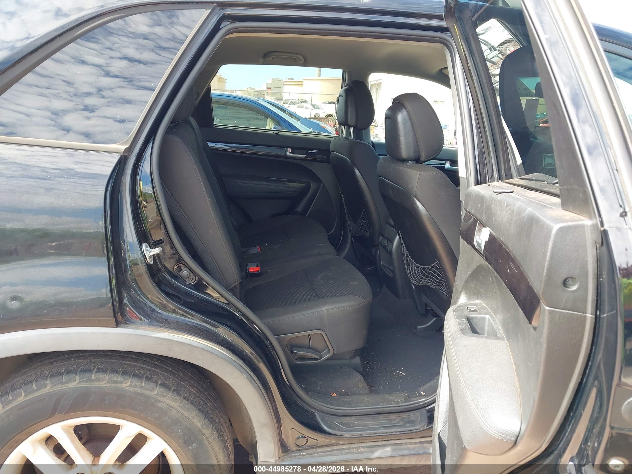 KIA SORENTO image 8