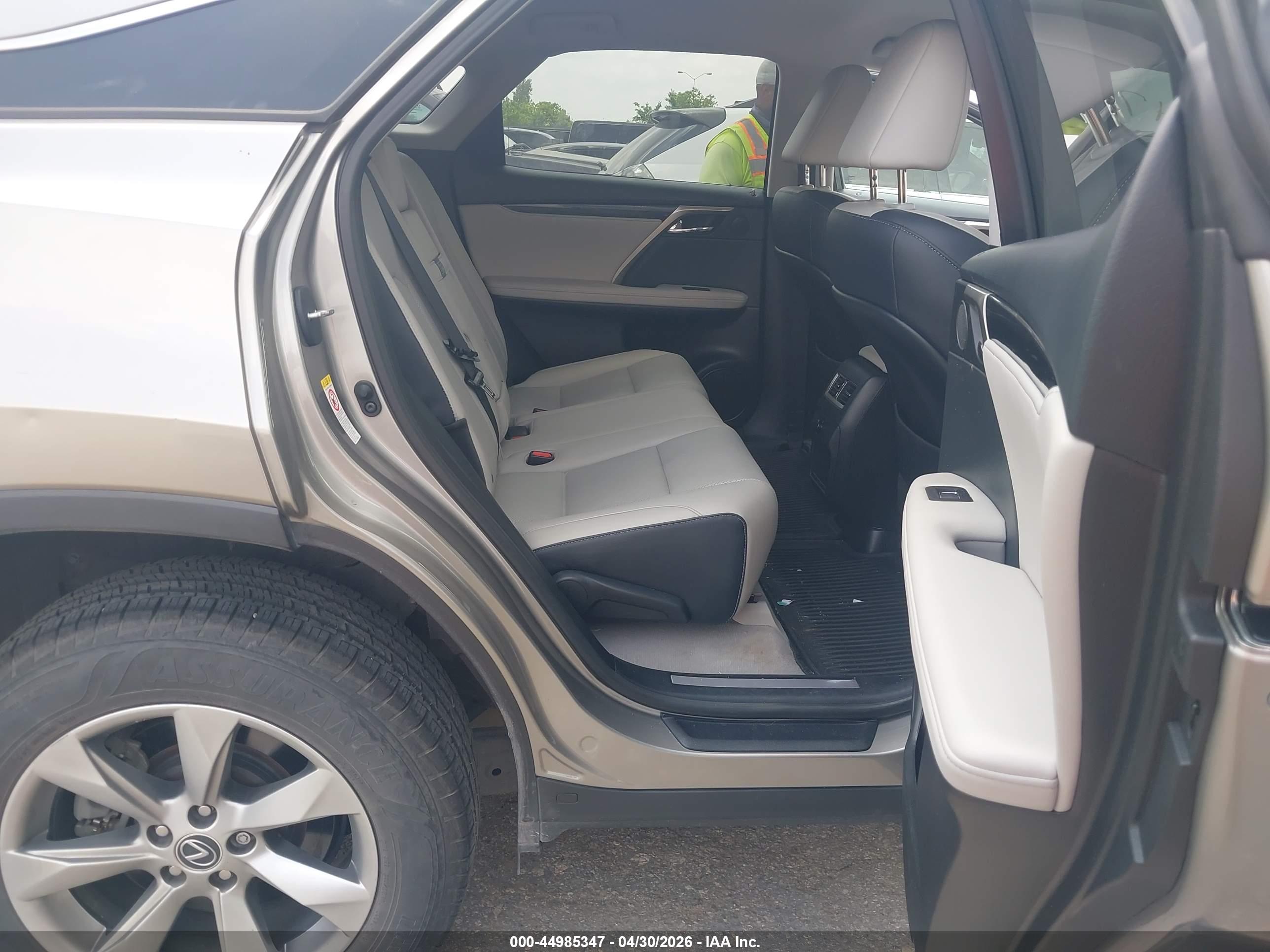 LEXUS RX image 8