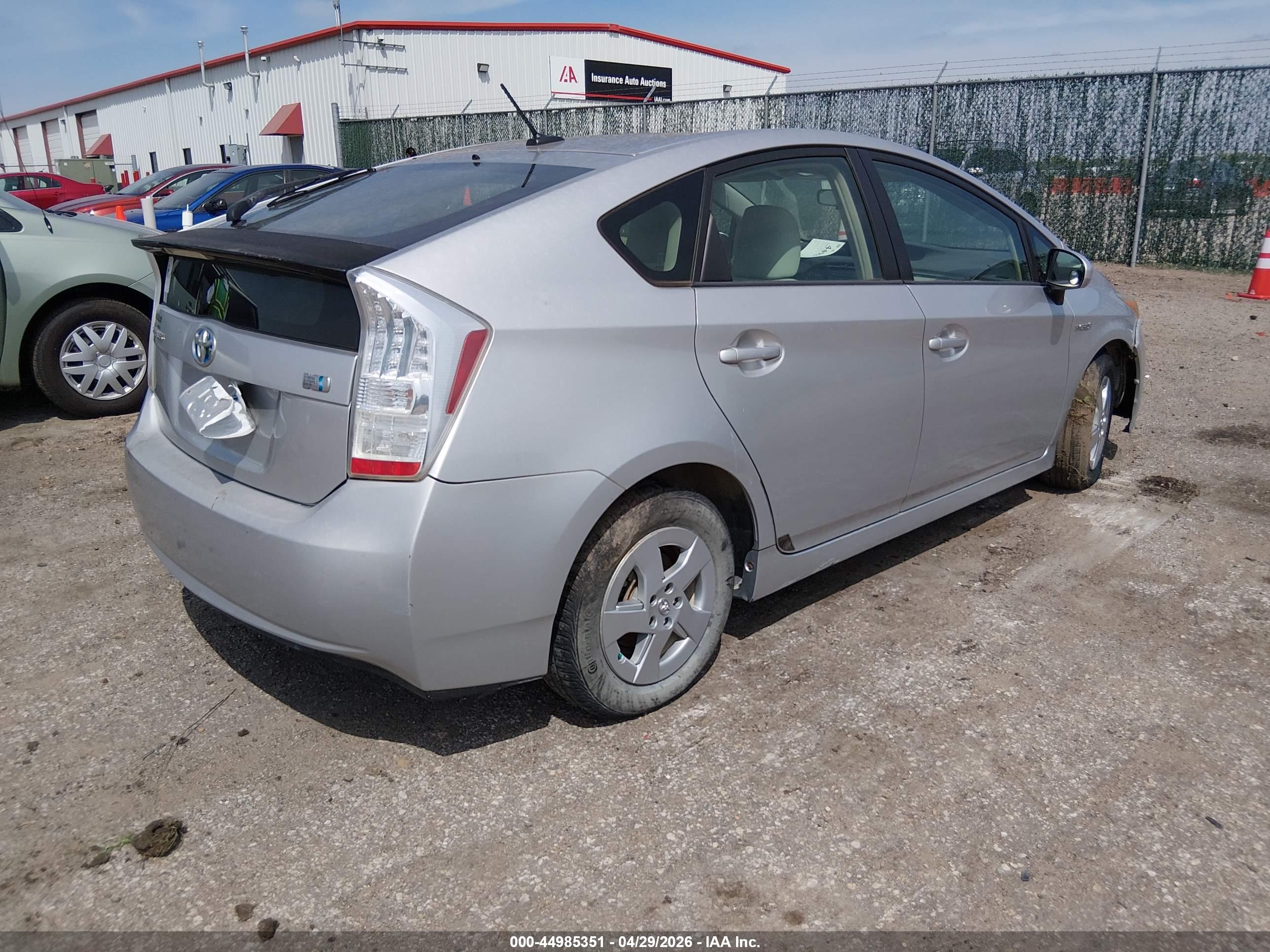TOYOTA PRIUS image 4