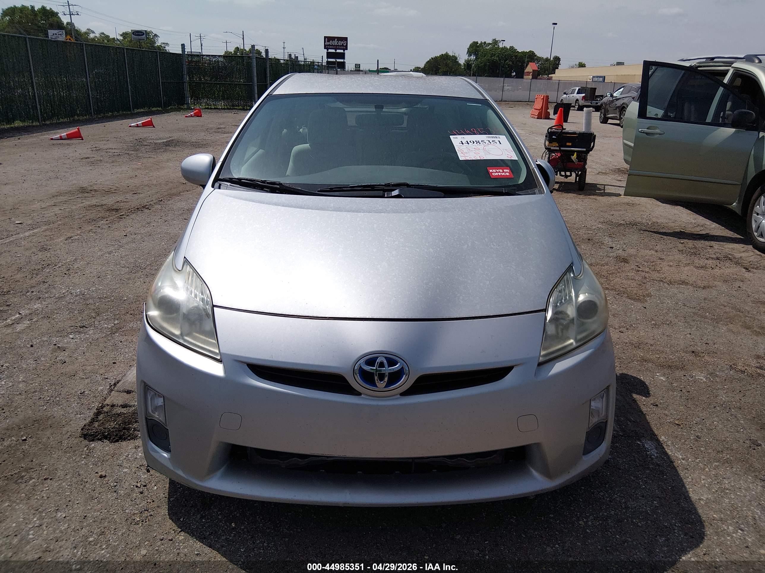TOYOTA PRIUS image 6