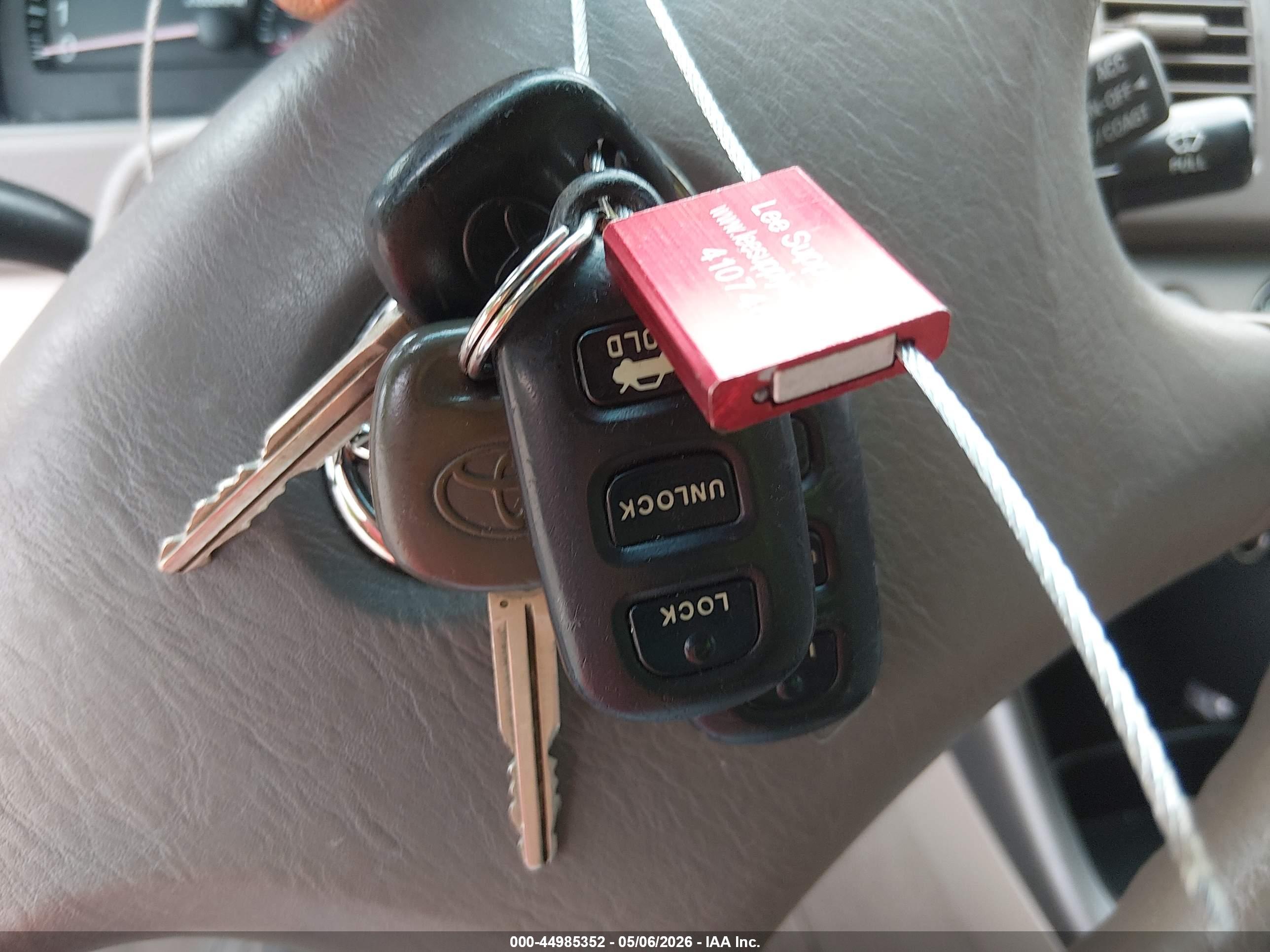 TOYOTA CAMRY image 11