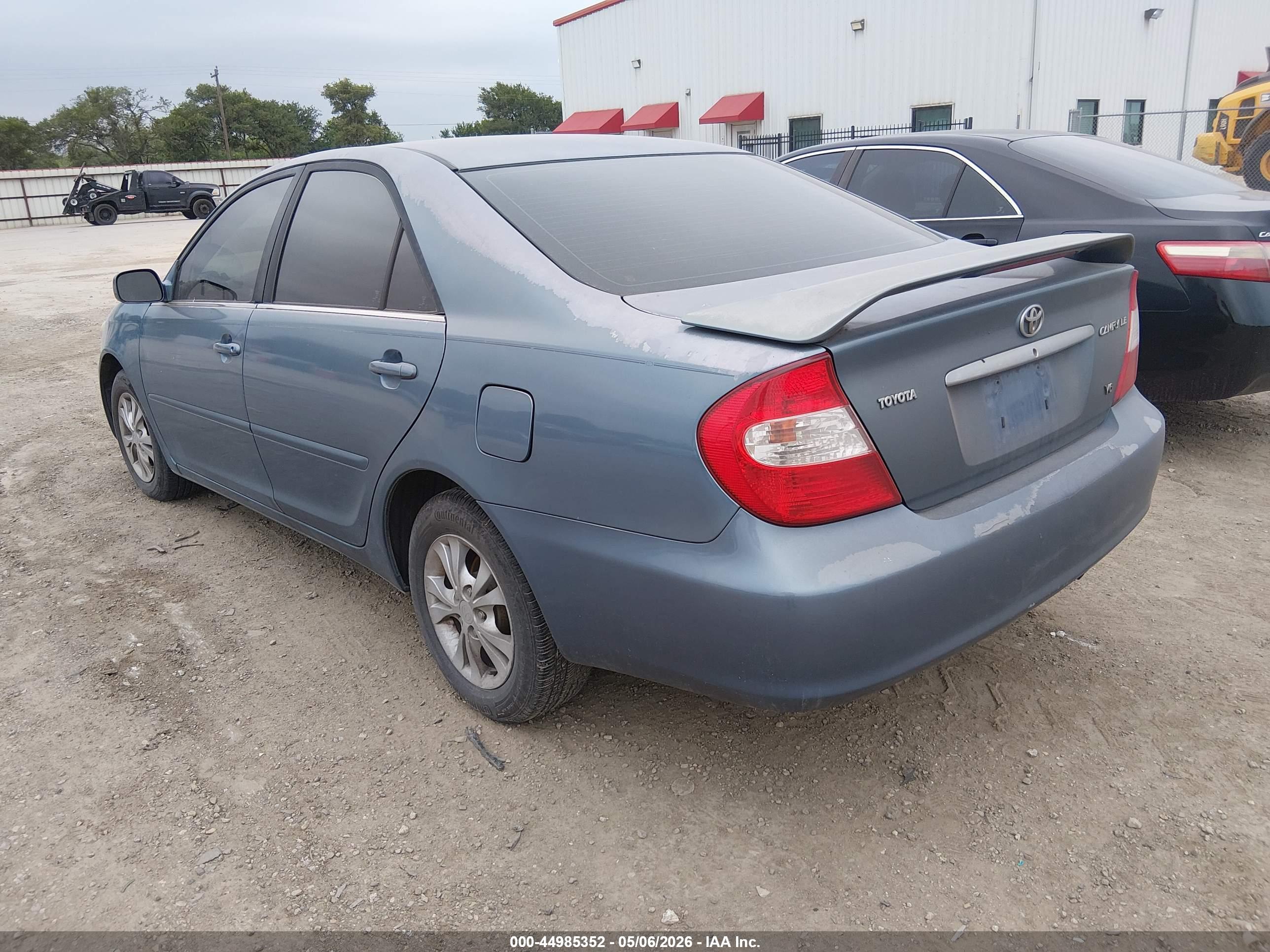 TOYOTA CAMRY image 3