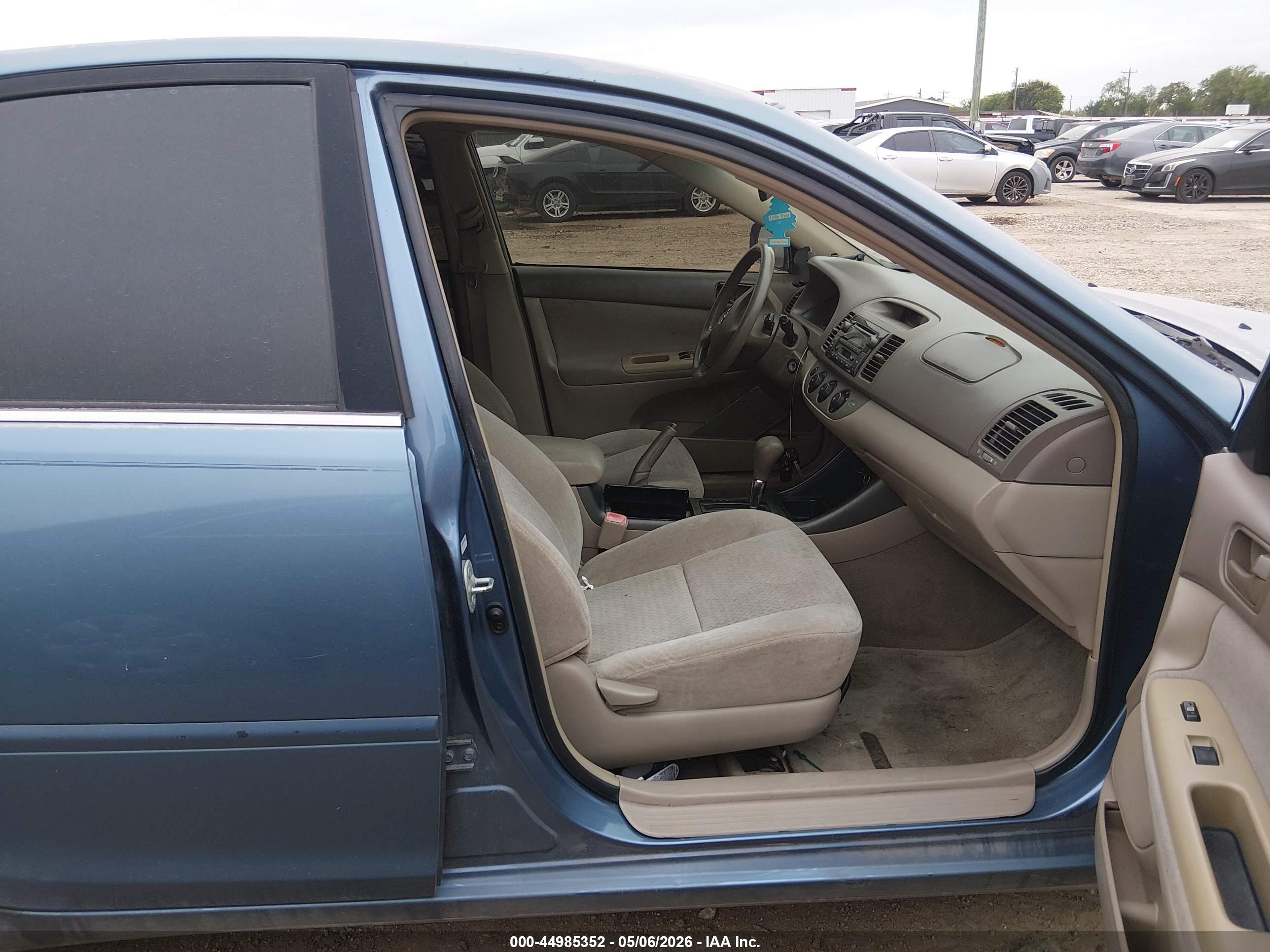 TOYOTA CAMRY image 5