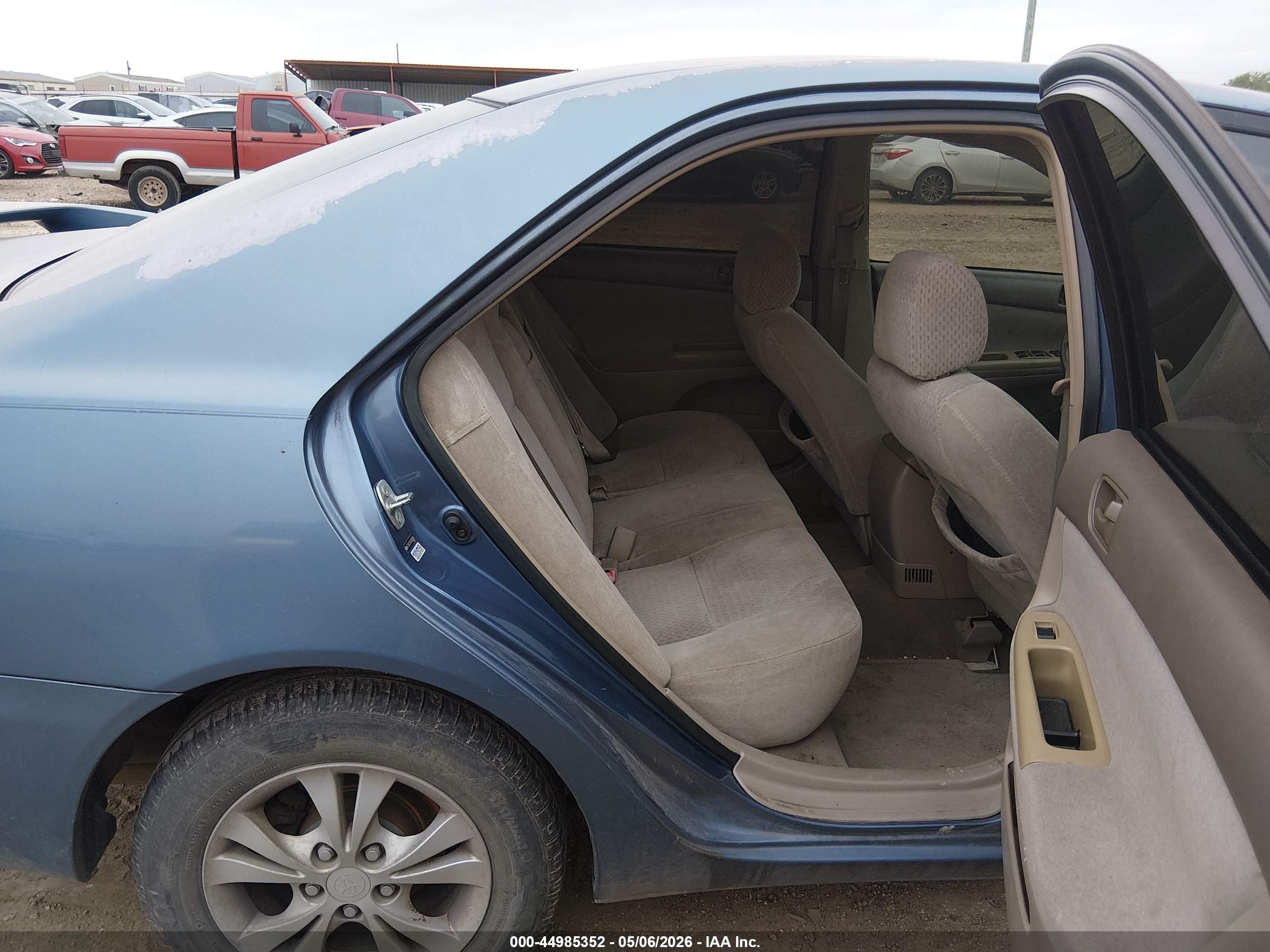 TOYOTA CAMRY image 8