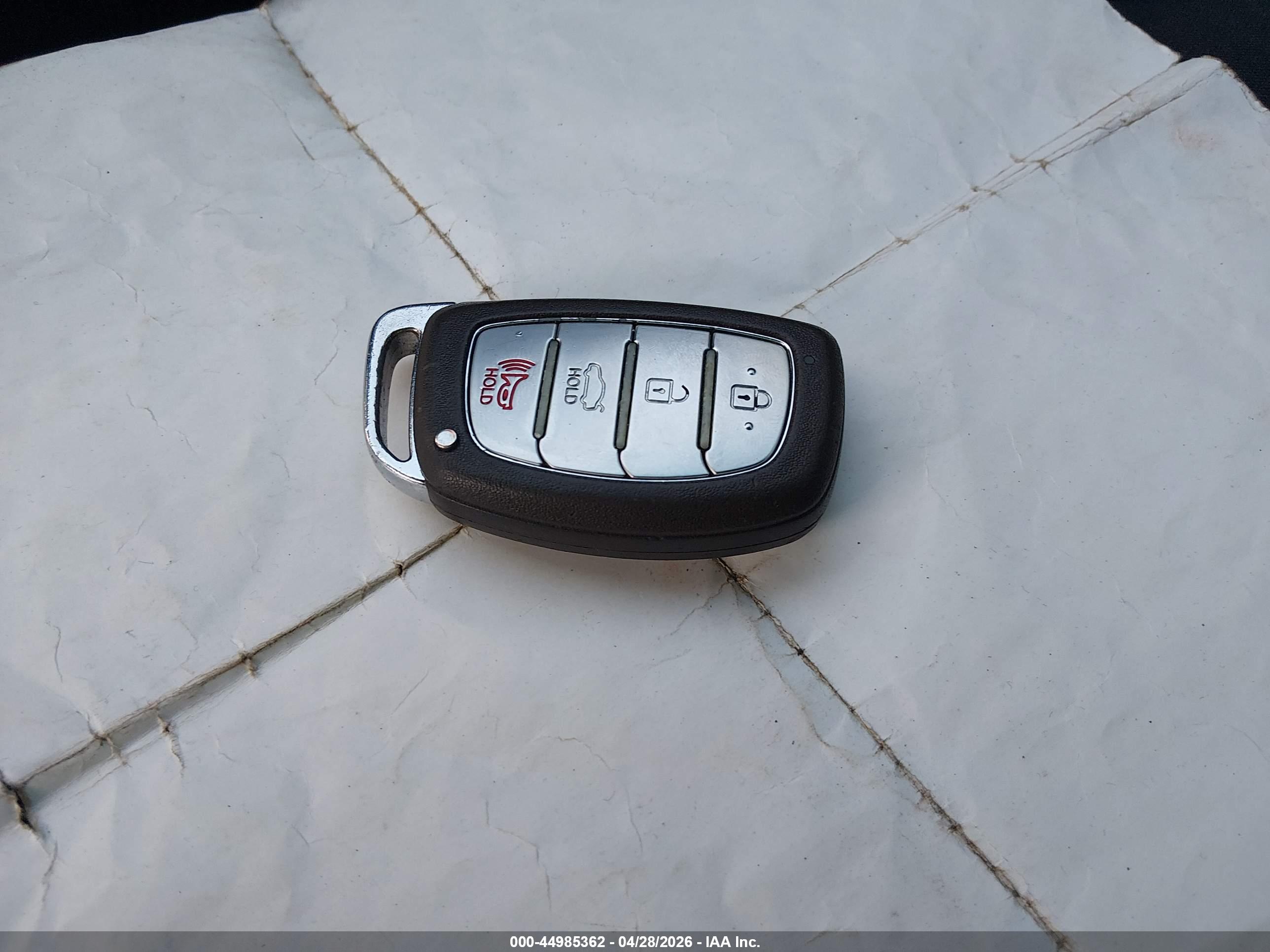 HYUNDAI ELANTRA image 11