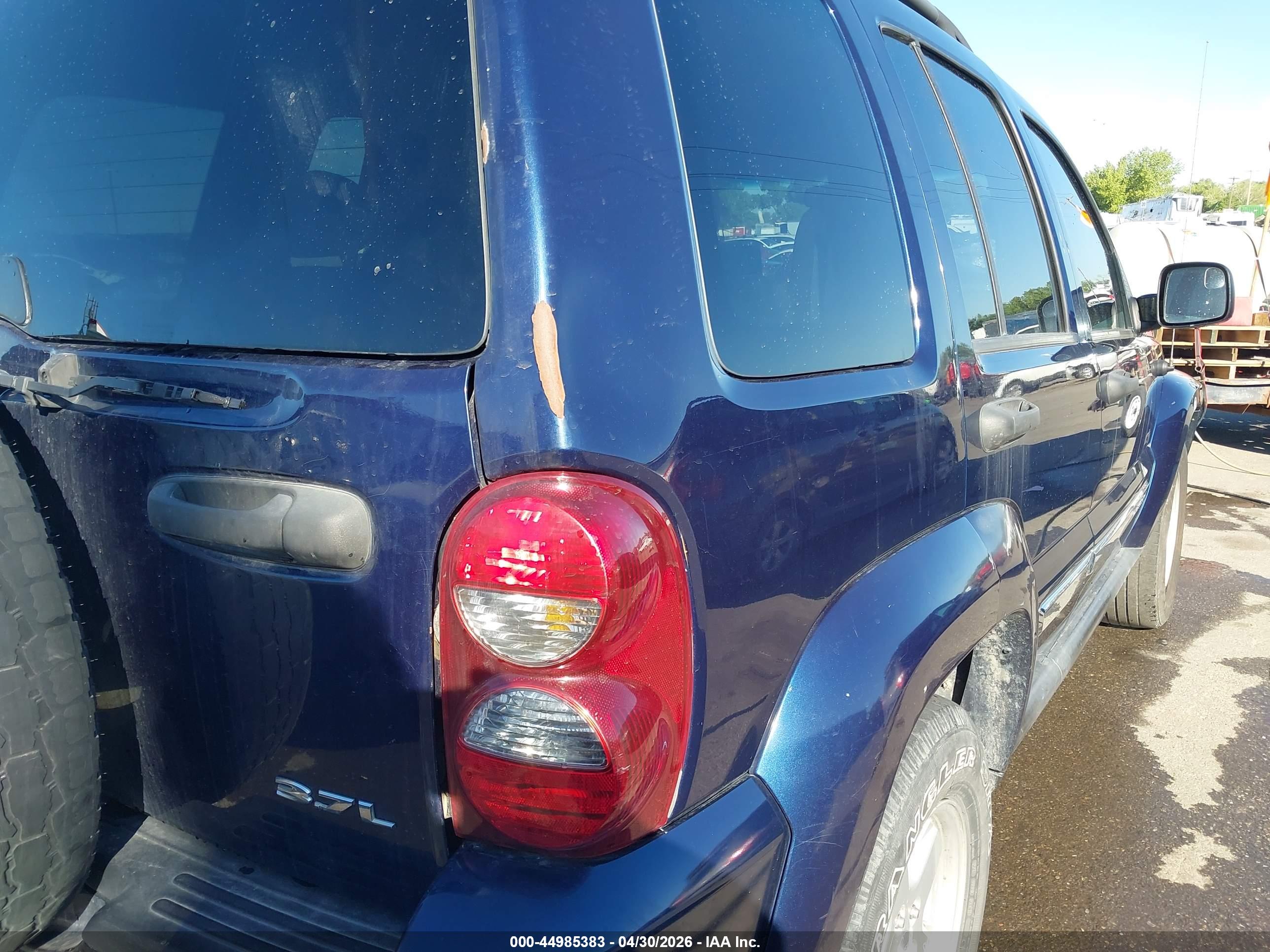 JEEP LIBERTY image 6