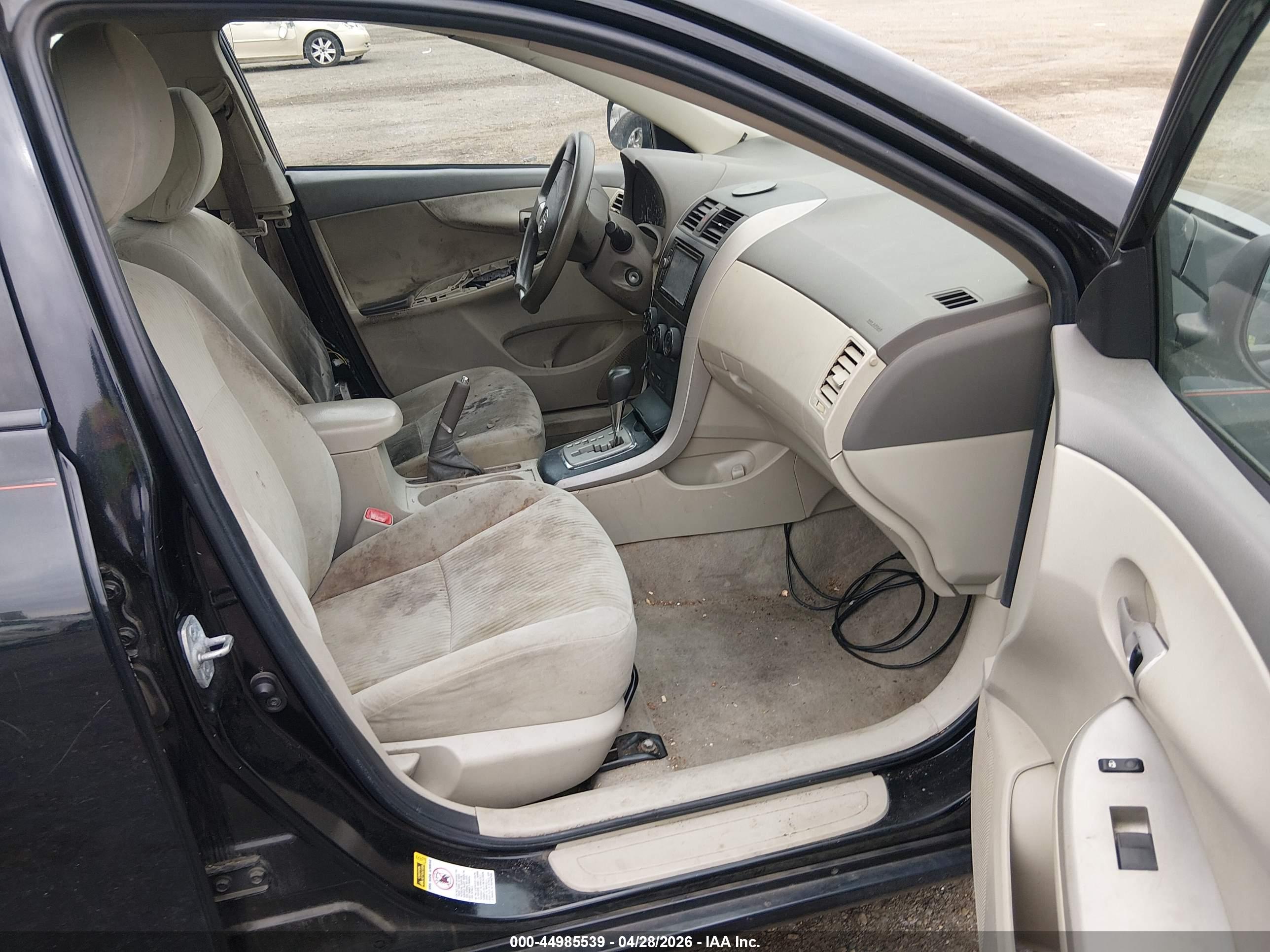 TOYOTA COROLLA image 5