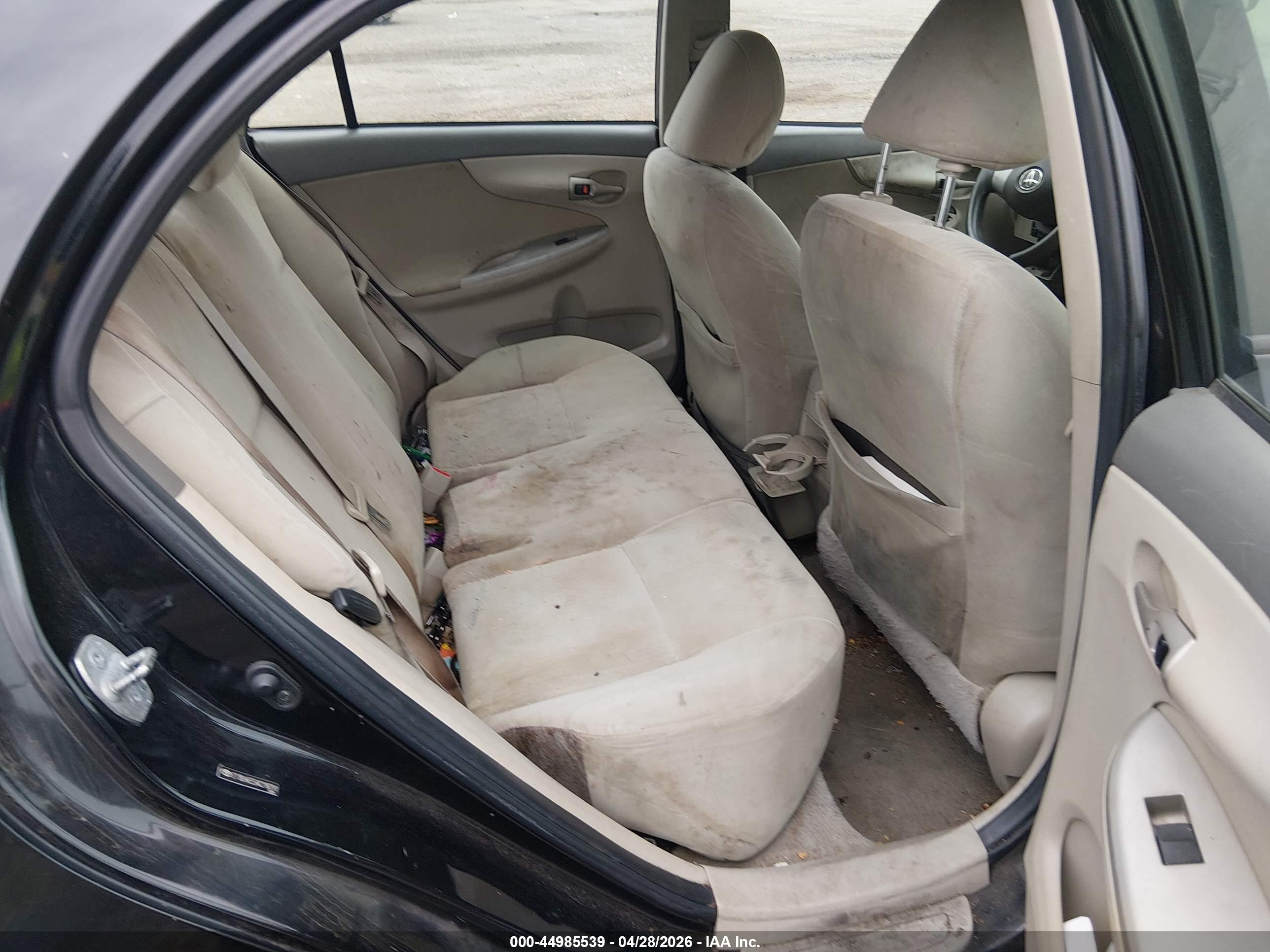 TOYOTA COROLLA image 8
