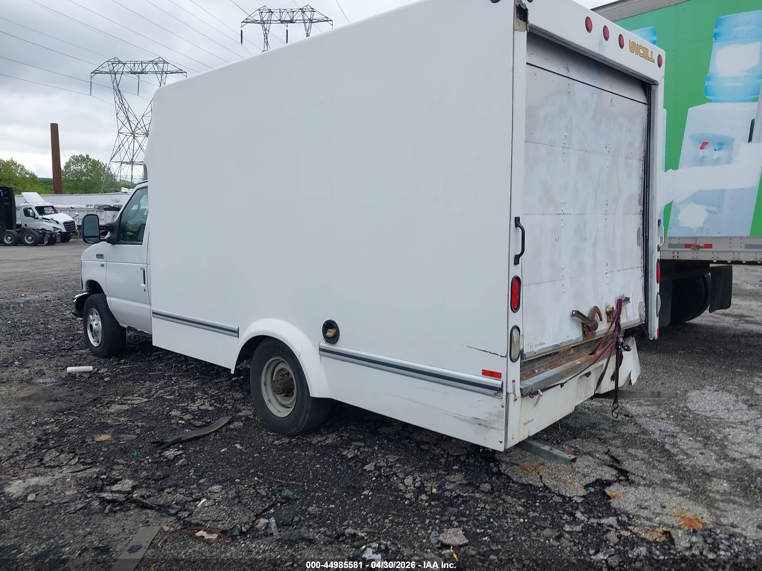 FORD E-350 image 3